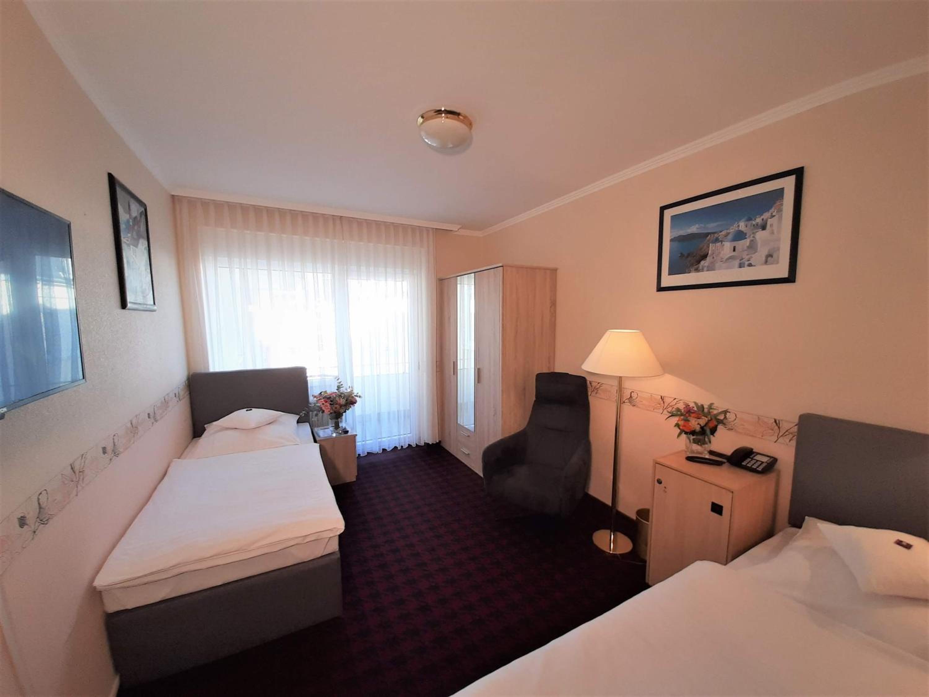 Standard Twin Room photo 3
