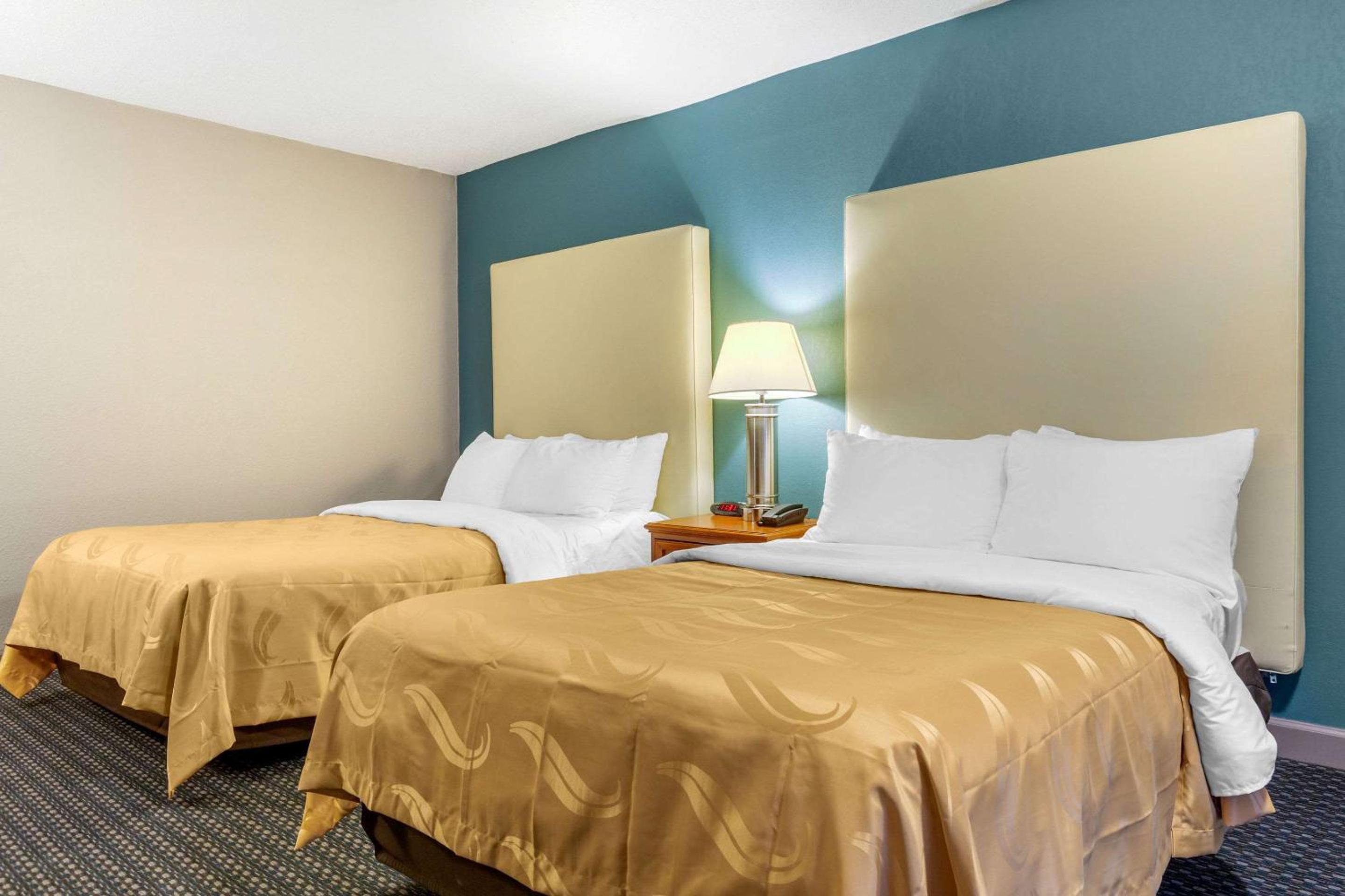 Double Room with Two Double Beds - Non-Smoking - Photo 4
