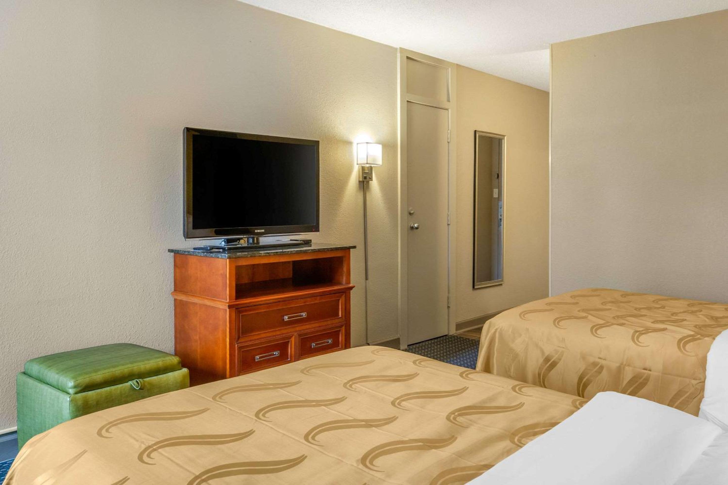 Double Room with Two Double Beds - Non-Smoking - Photo 7