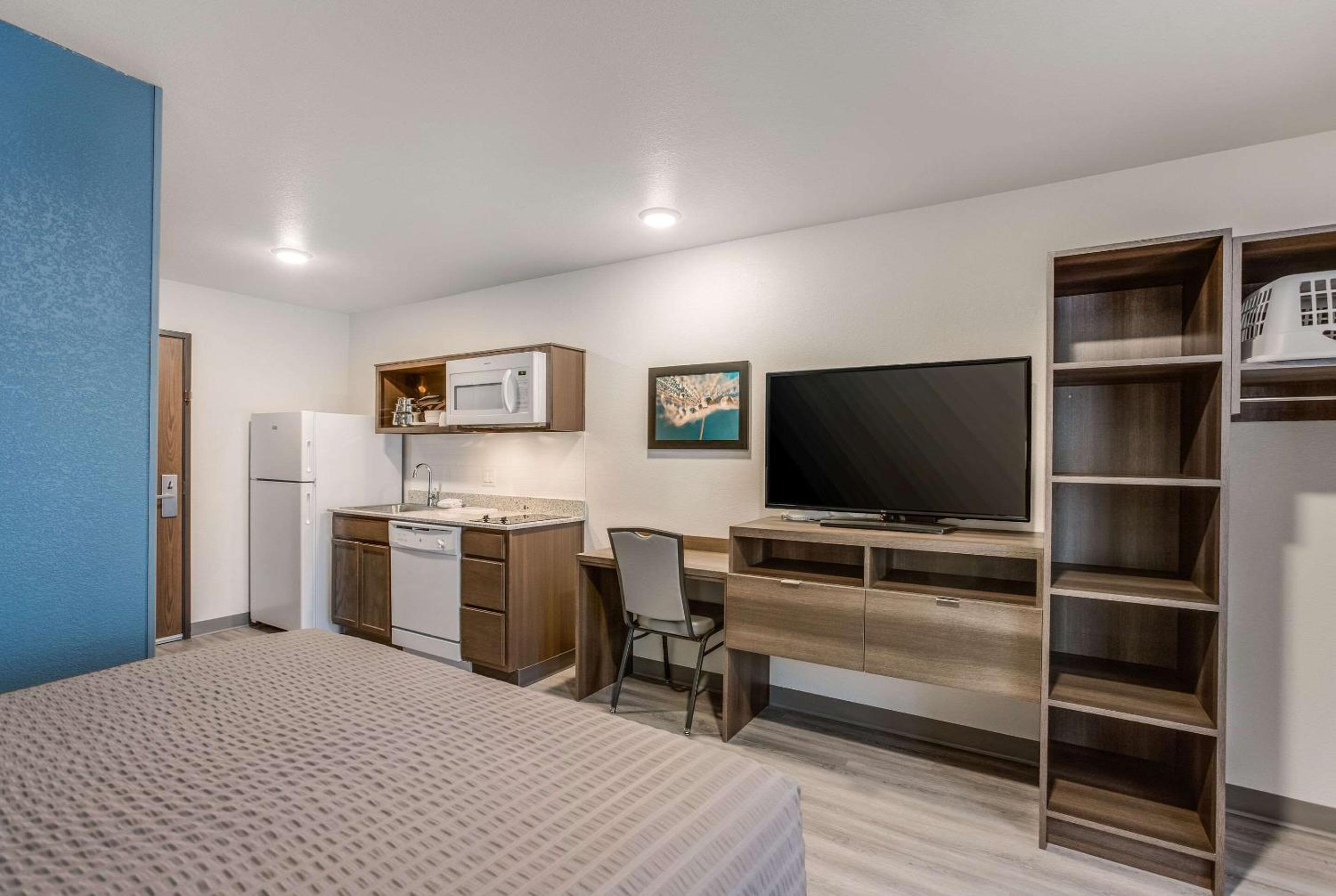 QUEEN SUITE W DISHWASHER (DISHES/COOKWARE INCLUDED) - Photo 5