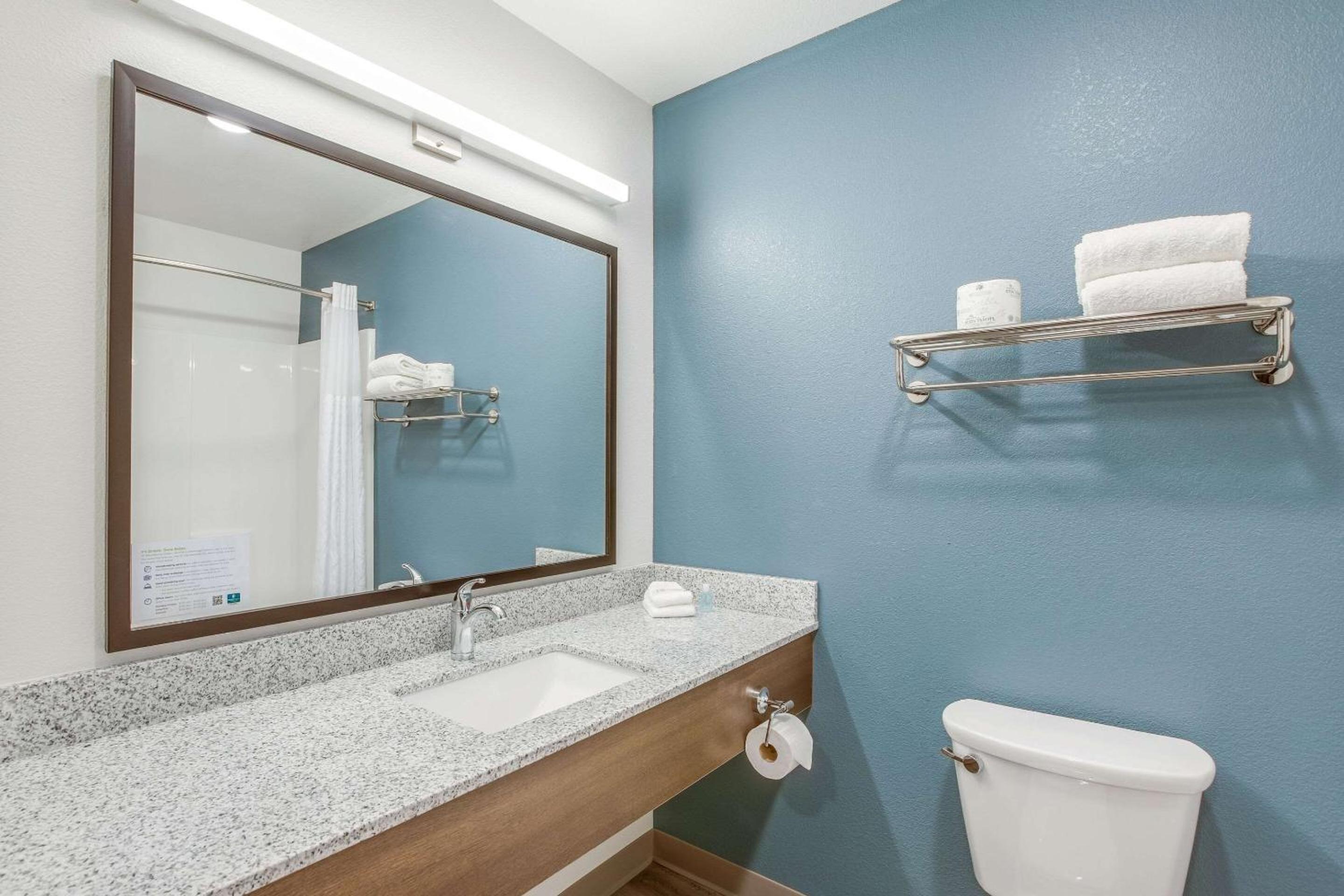 QUEEN SUITE - Photo 2