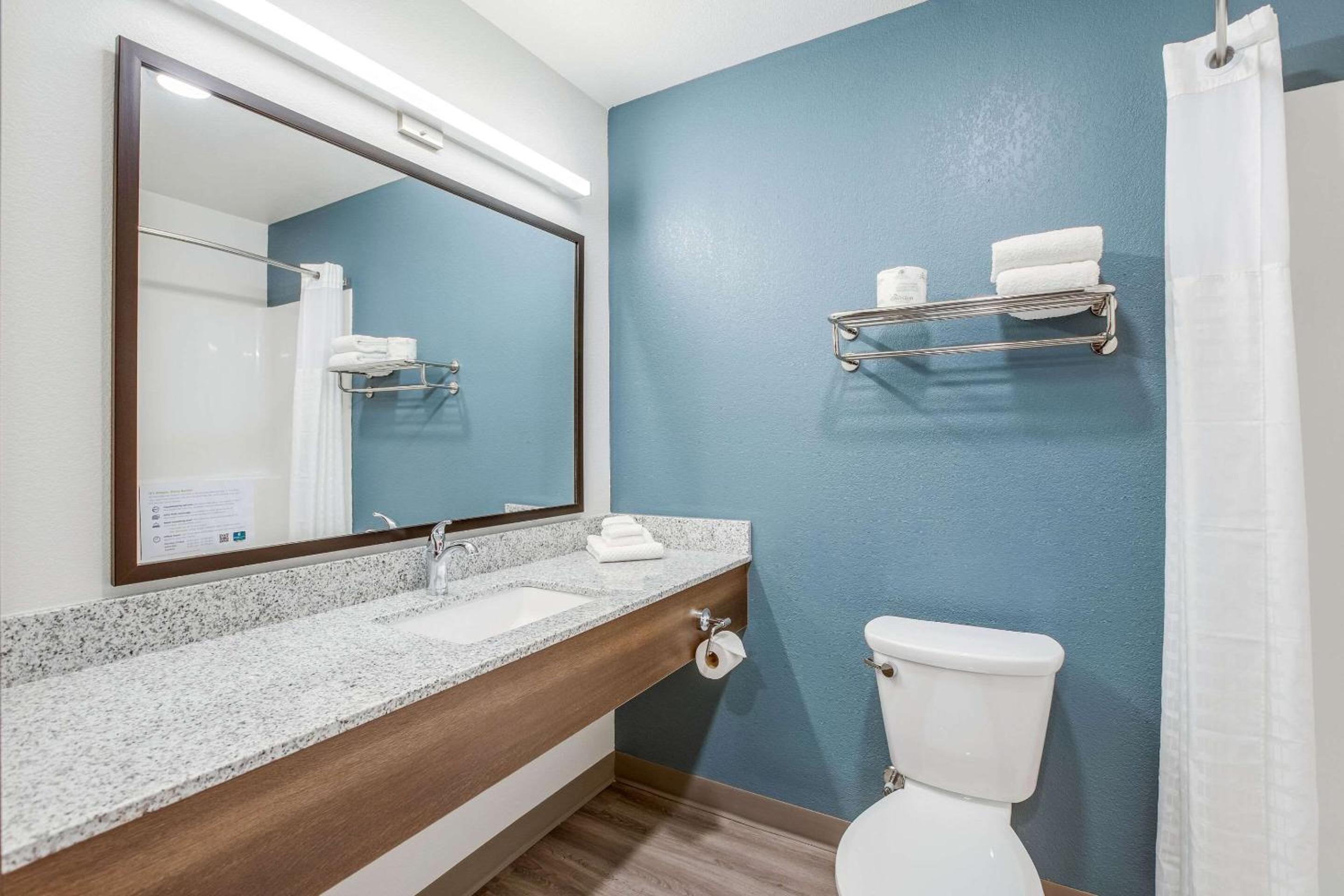 QUEEN SUITE - Photo 3
