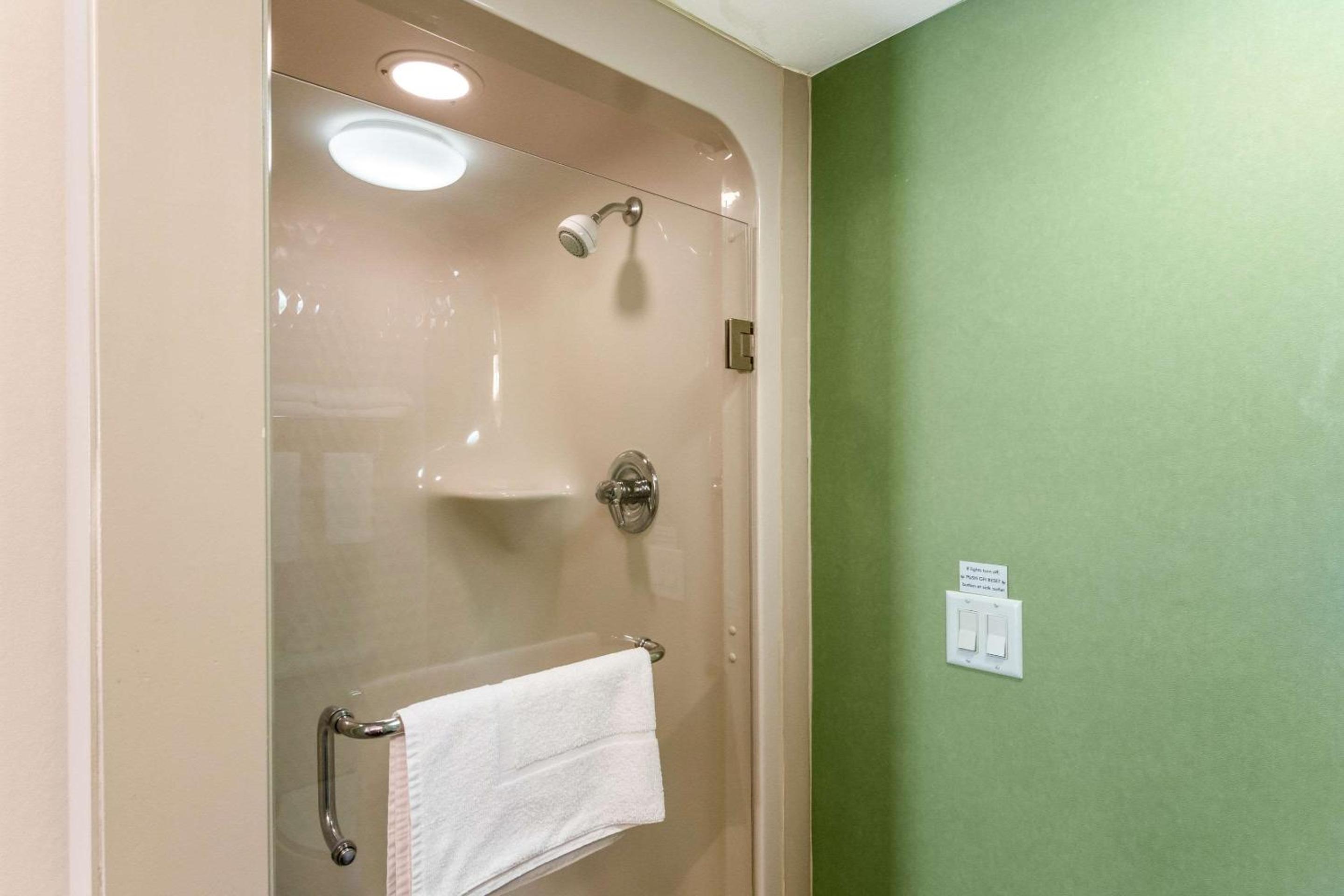 King Suite - Photo 2