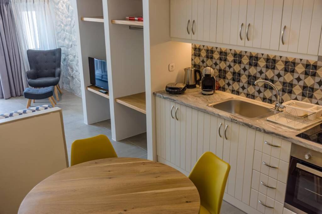 One-Bedroom House photo 2