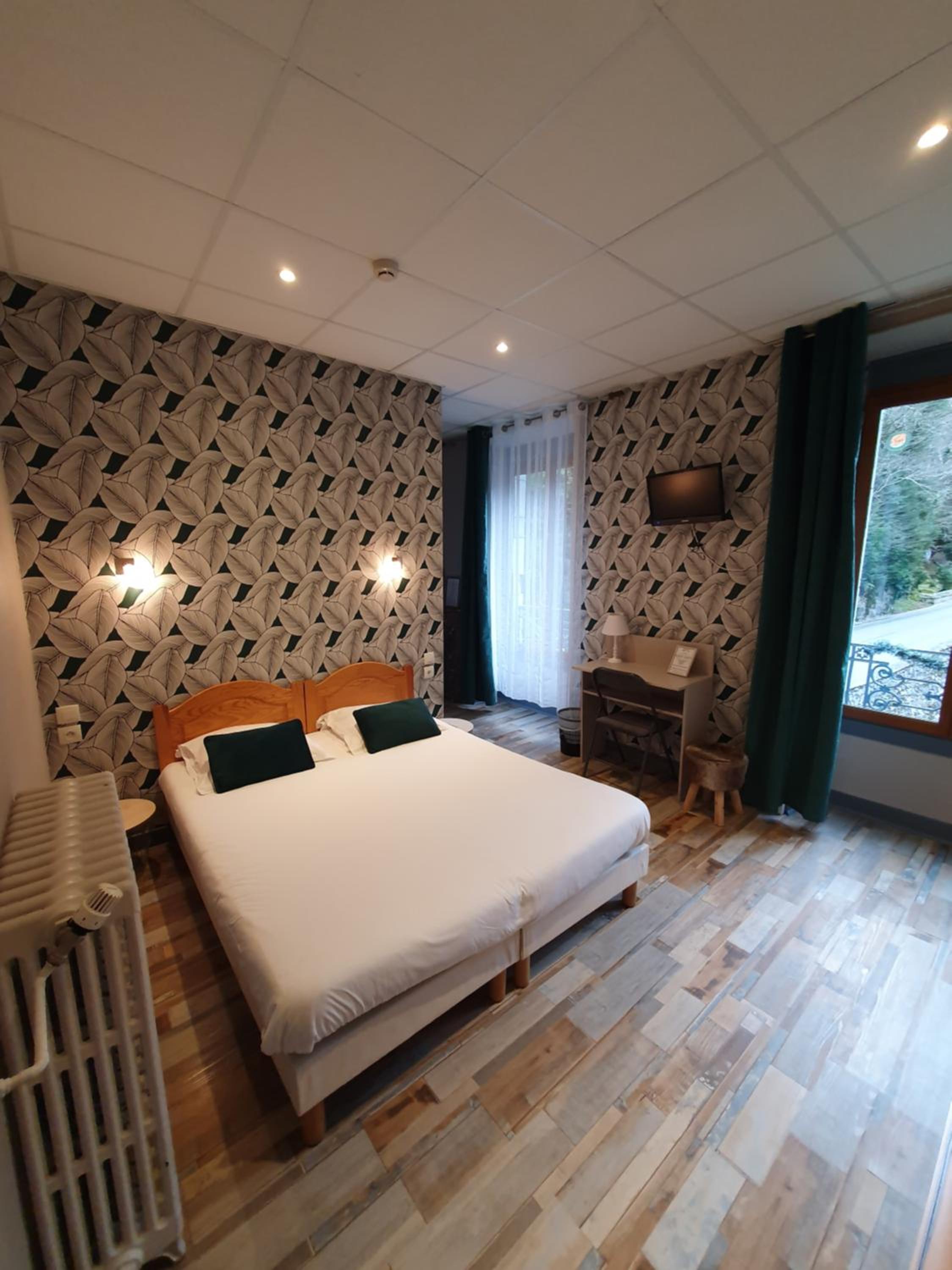 Double Room - Photo 6