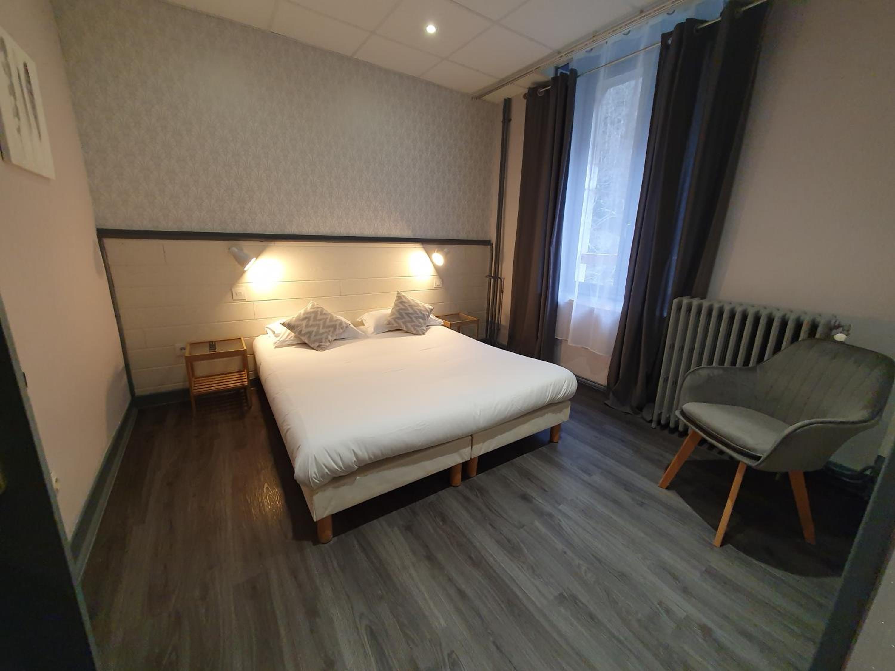 Double Room - Photo 2