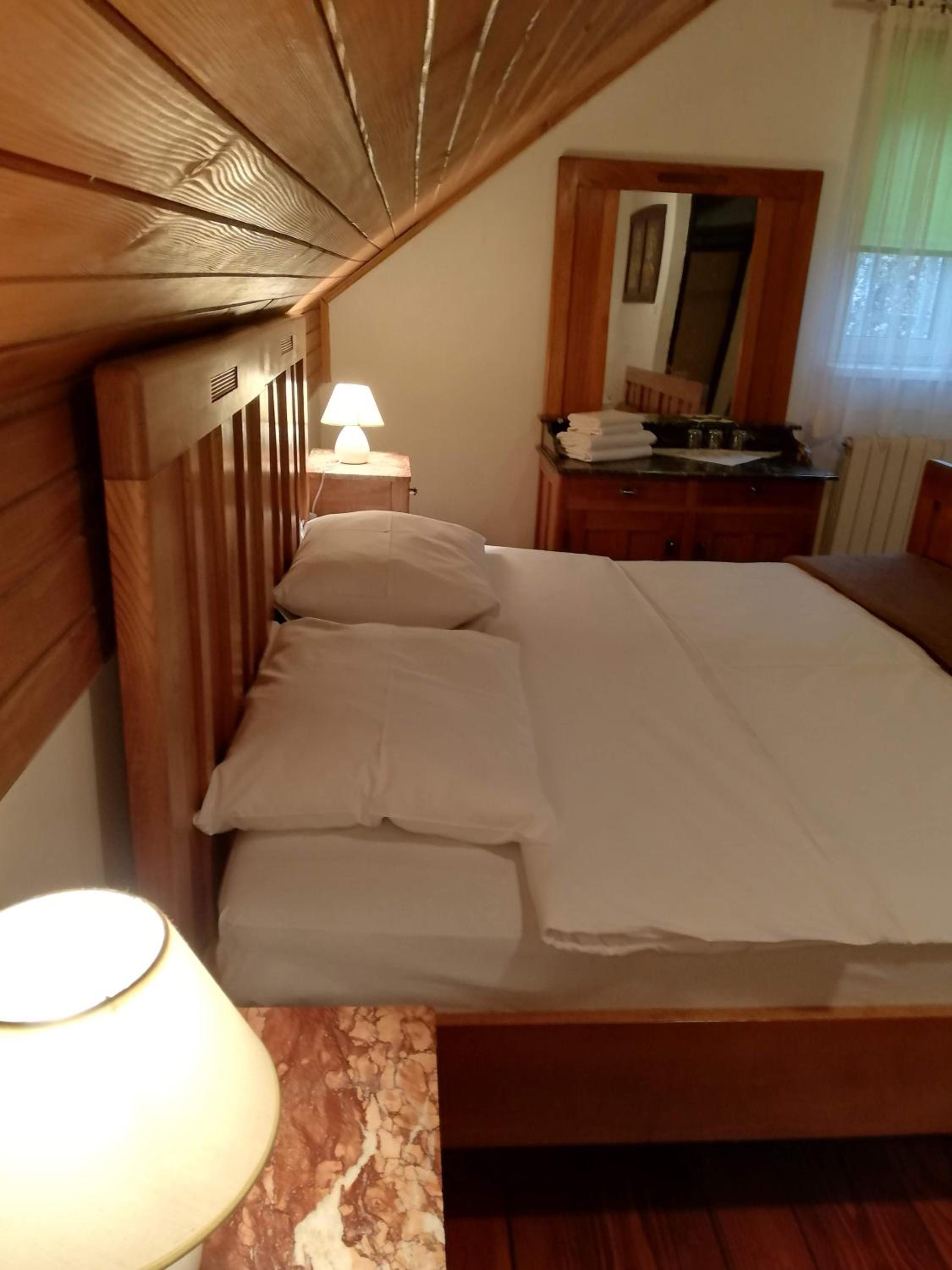 Triple Room with Shared Bathroom photo 3
