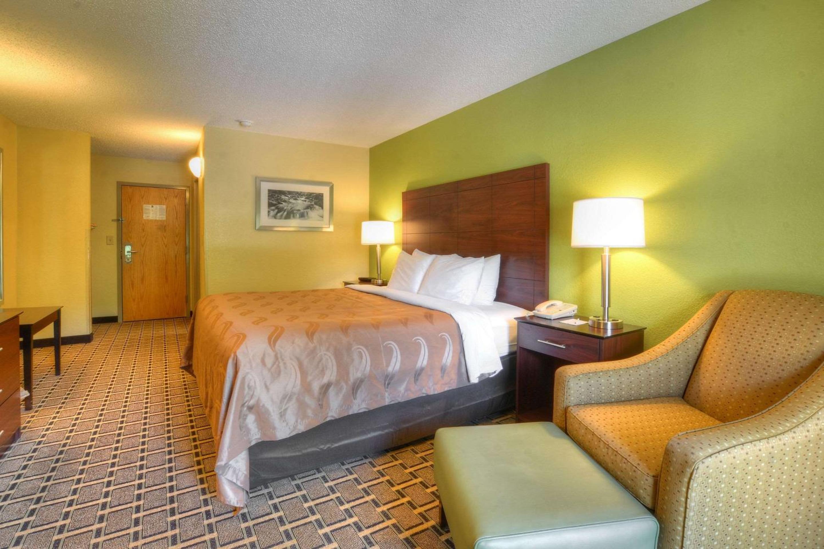 King Room with Balcony - Non-Smoking - Photo 1