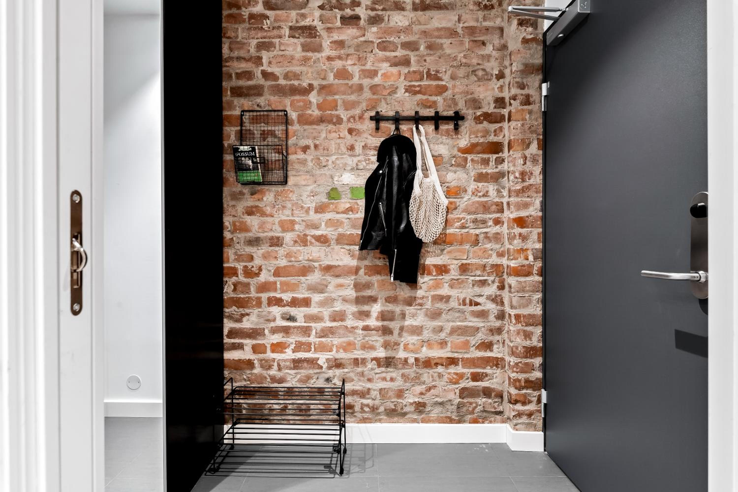 One-Bedroom Apartment - Photo 15