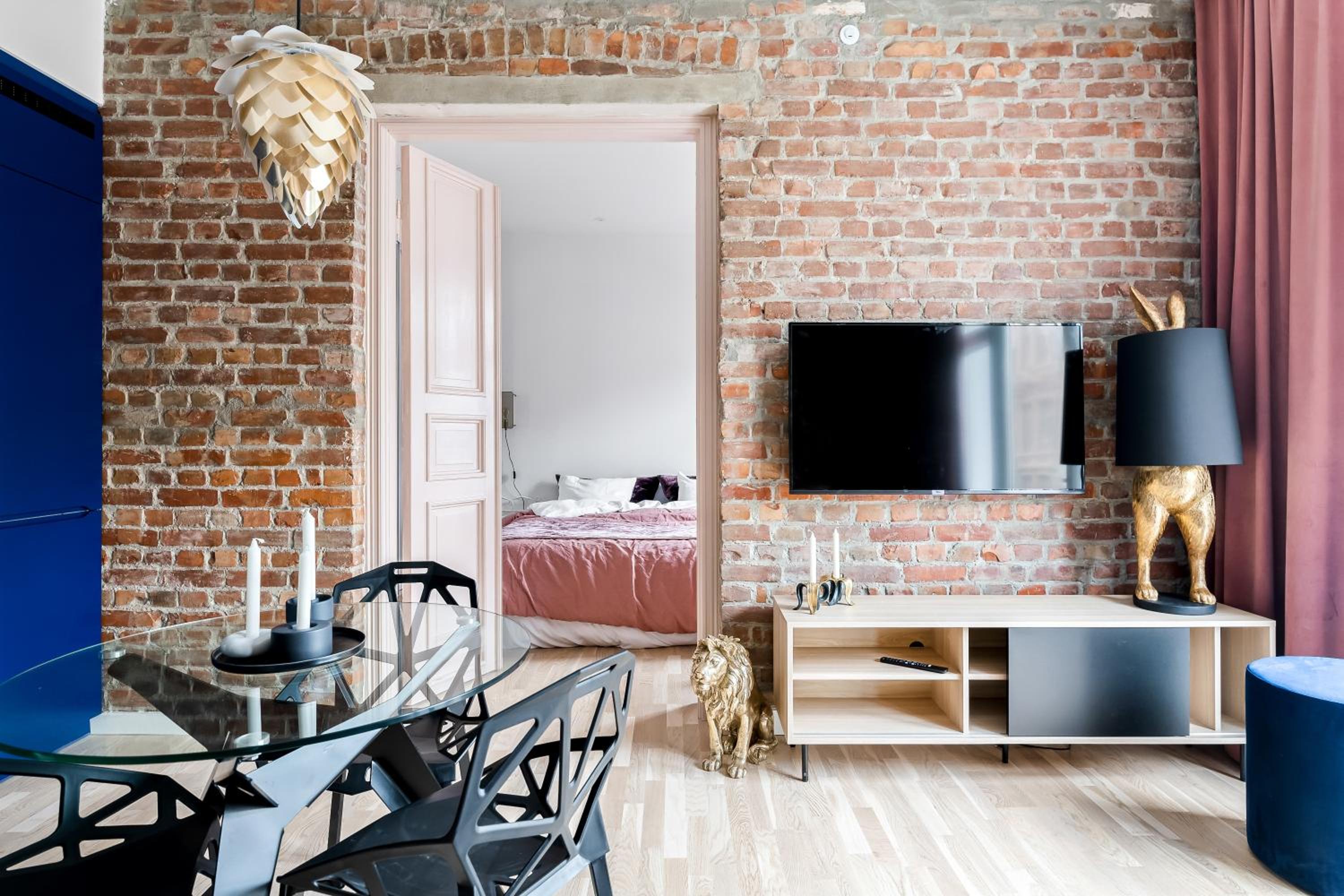 One-Bedroom Apartment - Photo 4