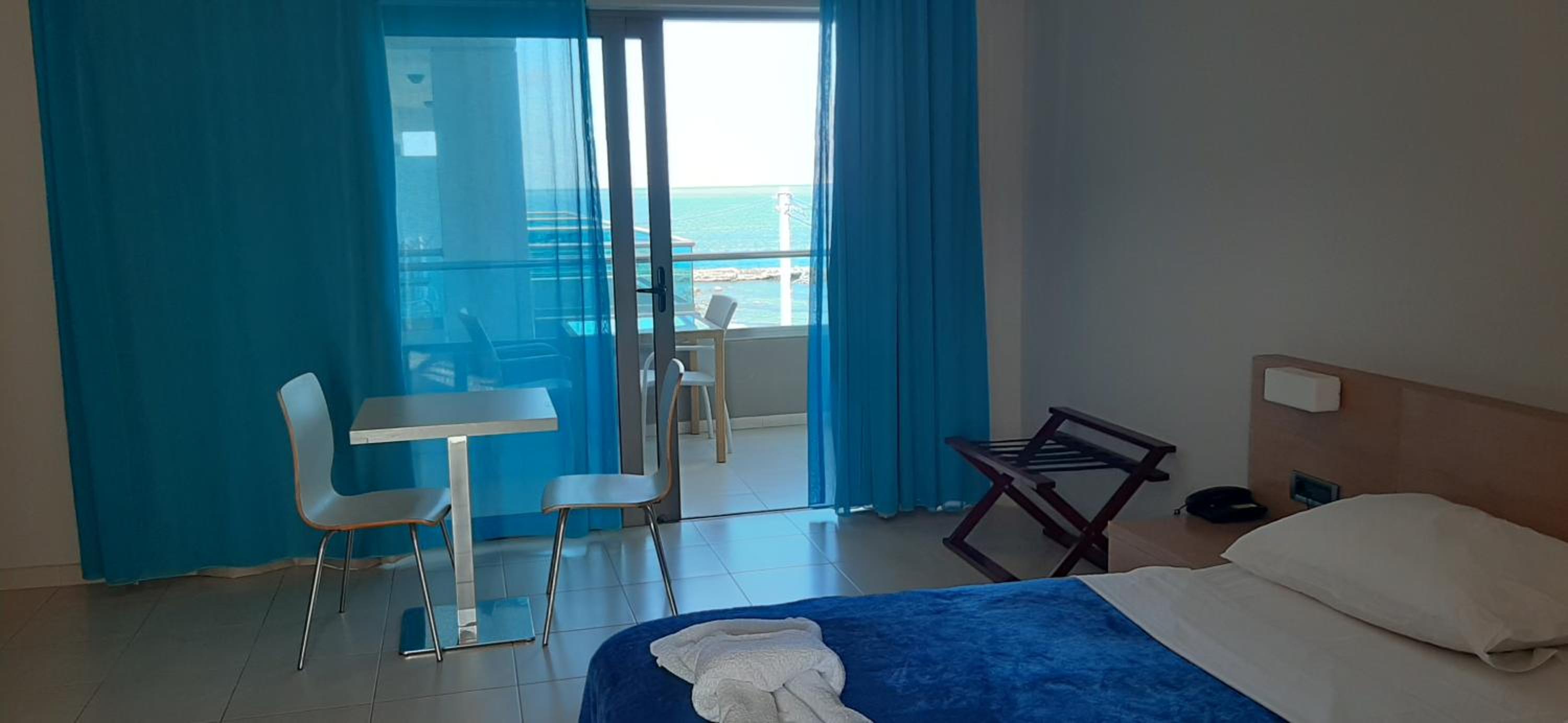 Studio with Partial Sea View