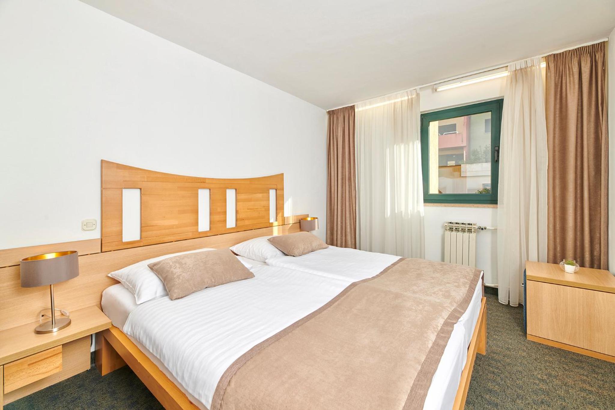 Standard Double Room - Photo 2