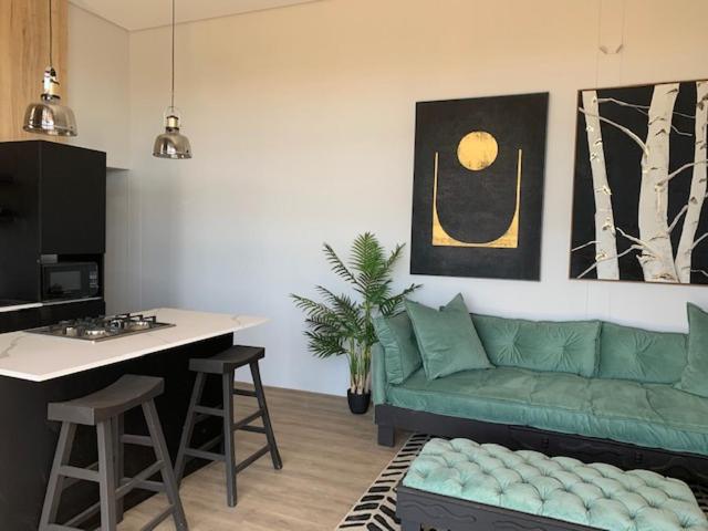 Apartment with Mountain View - Photo 9