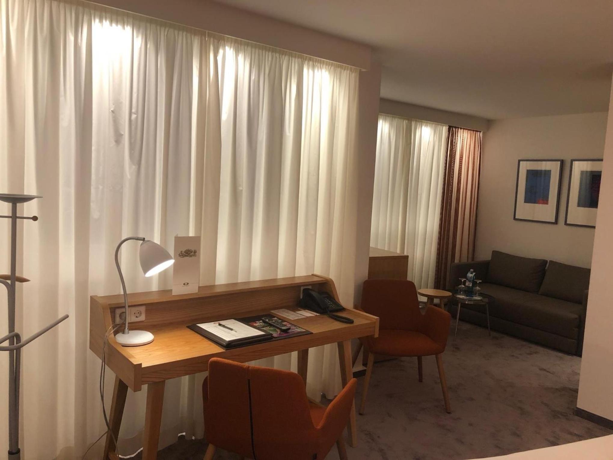 Executive Room - Photo 8