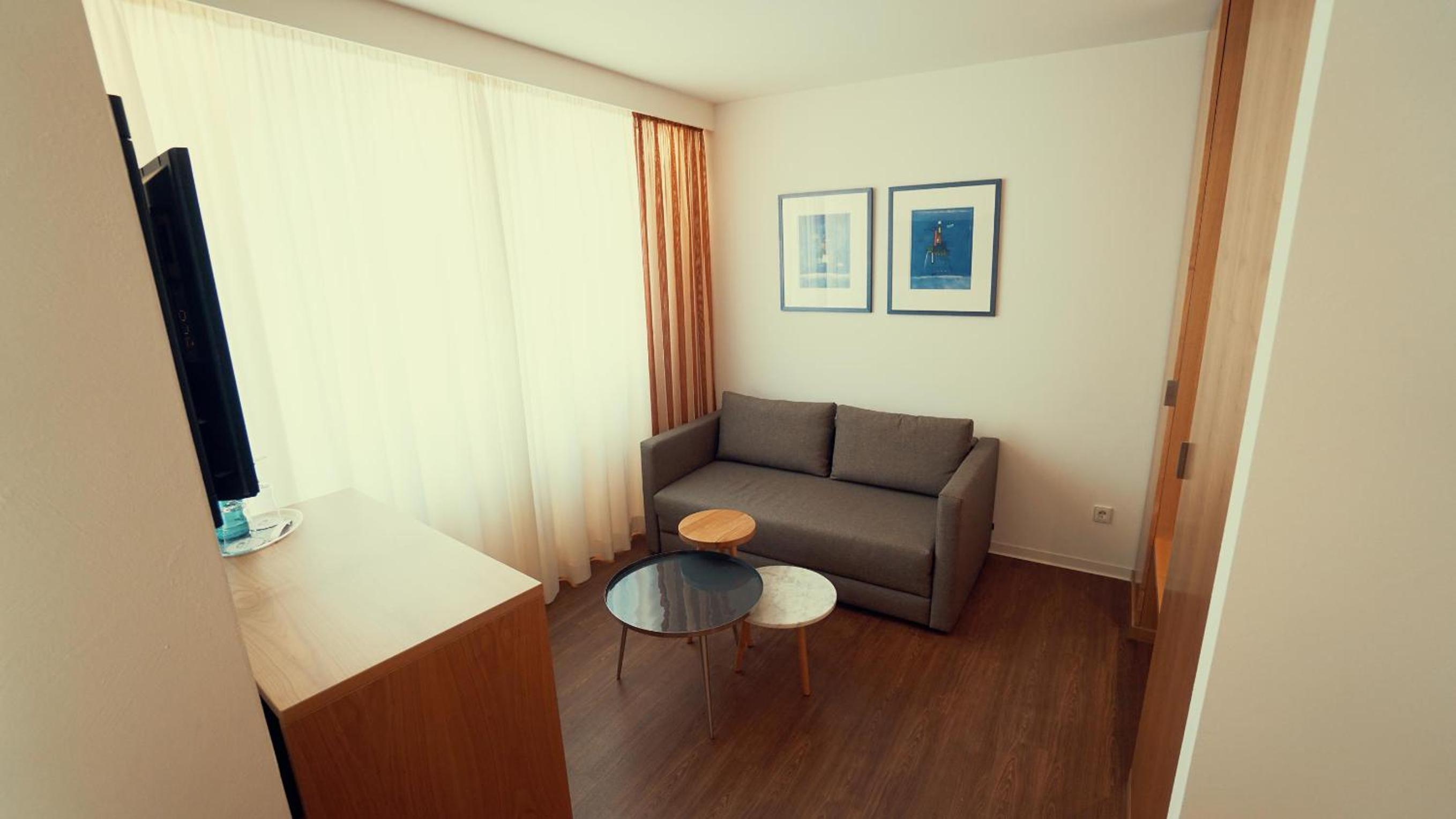 Executive Room - Photo 15
