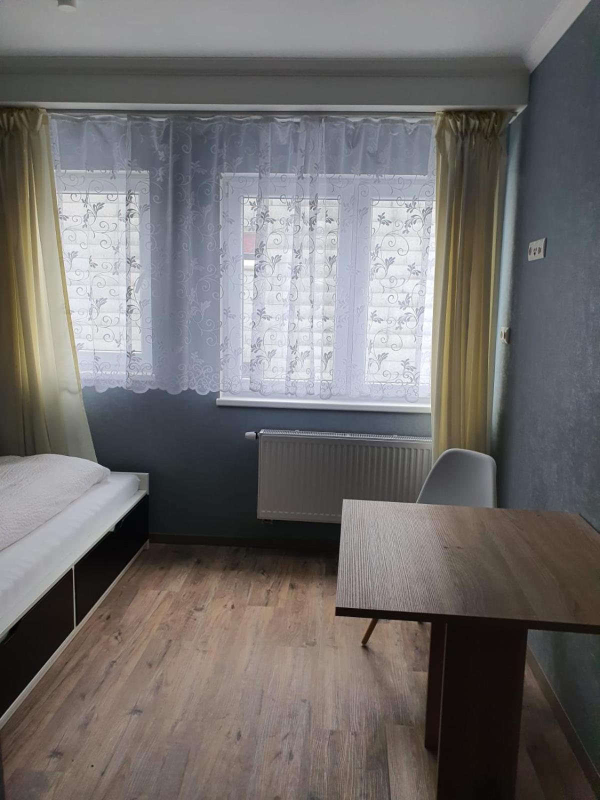 Single Room with Bathroom photo 2
