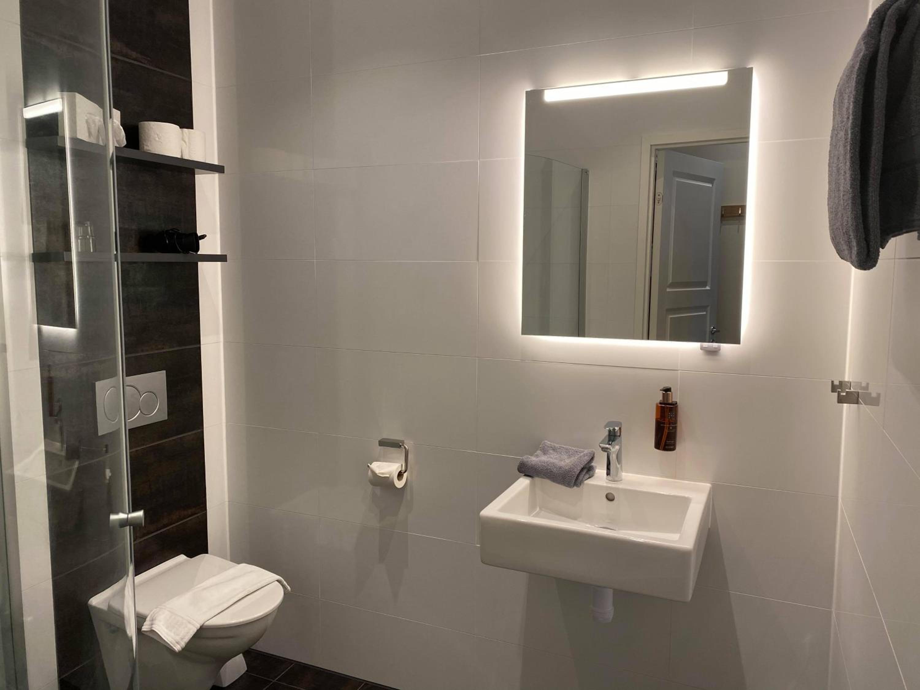 Standard Double or Twin Room - Photo 3