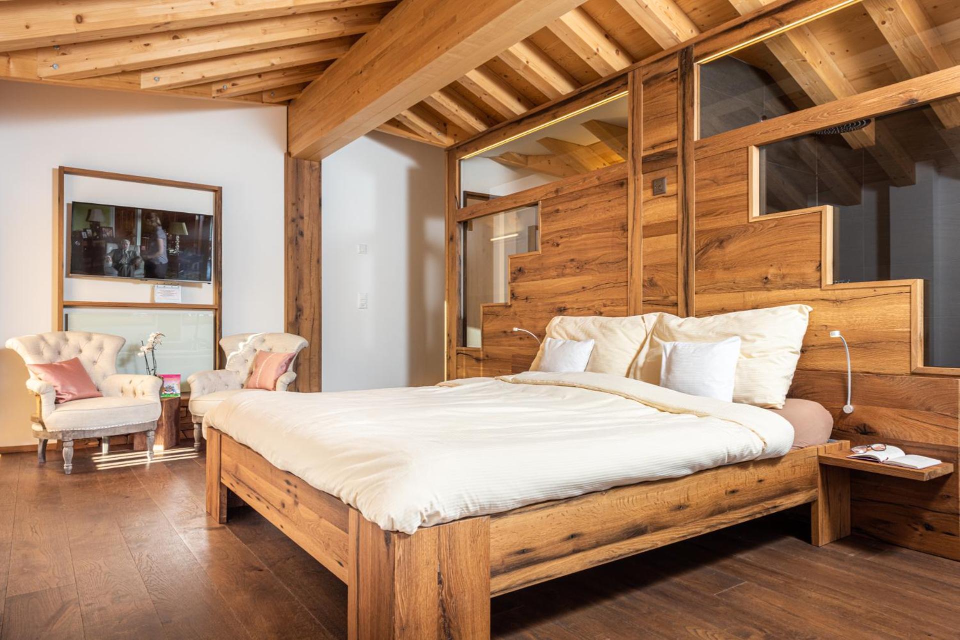 Suite with Mountain View