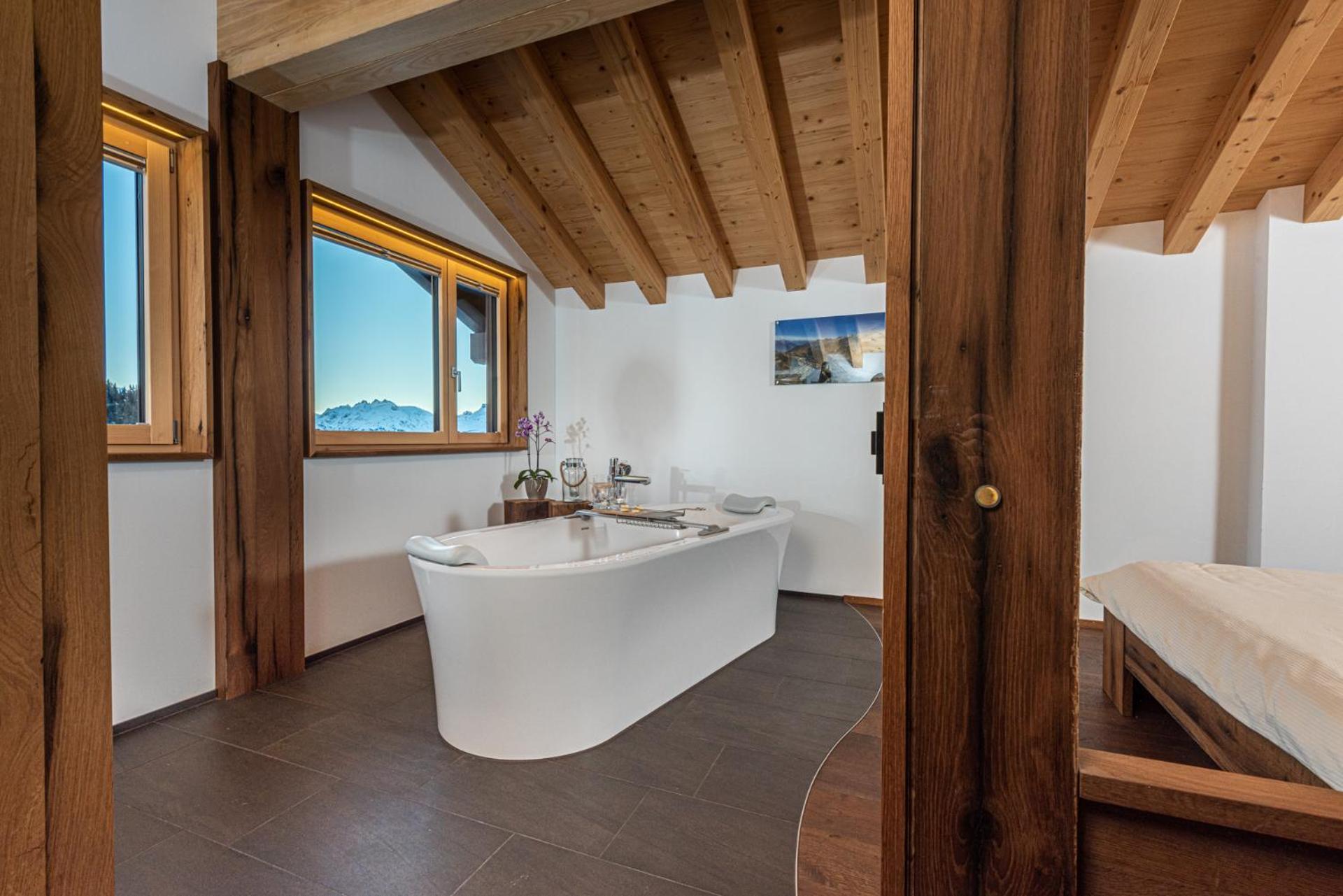 Suite with Mountain View photo 3