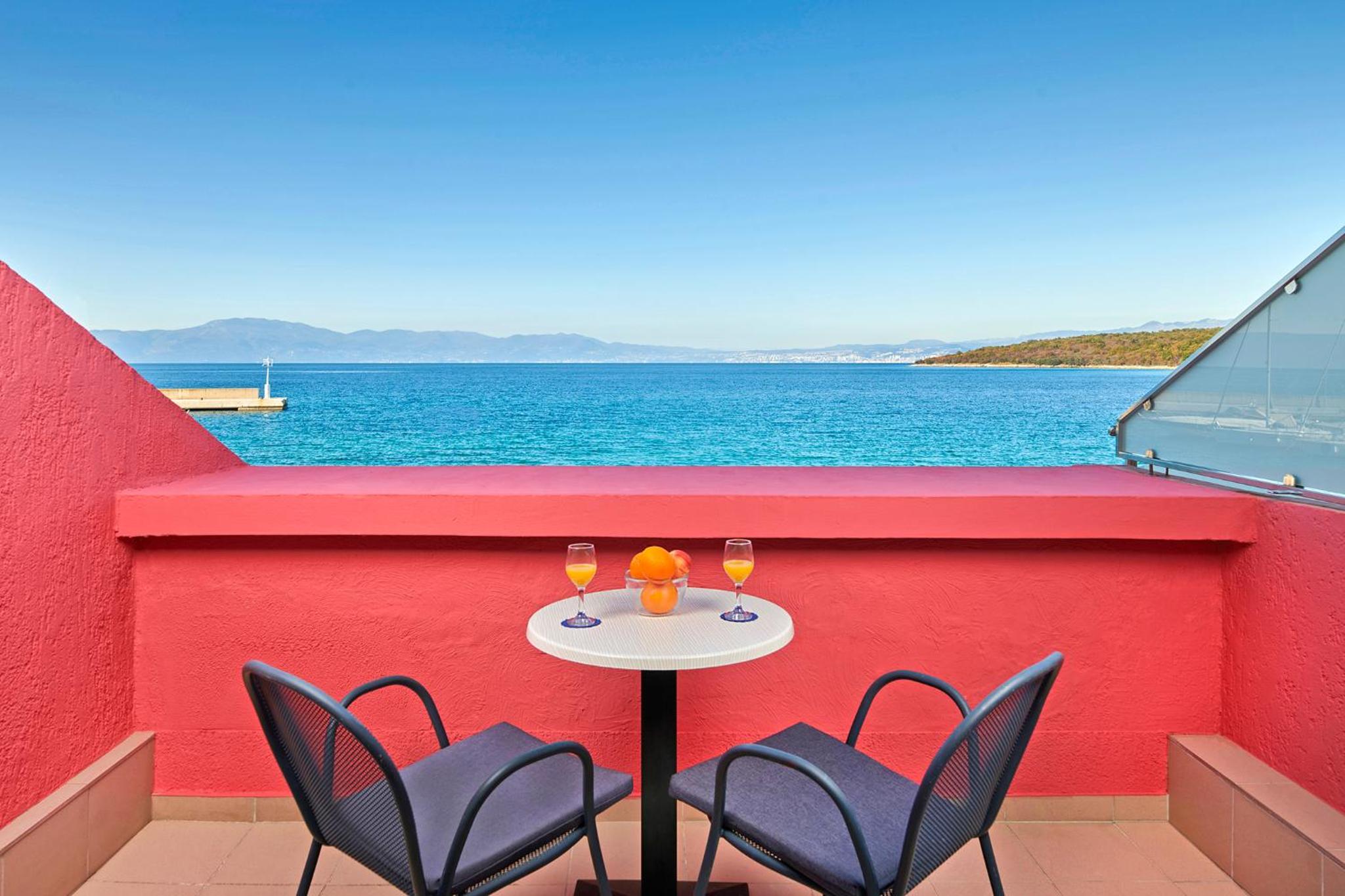 Superior double room with sea view balcony - Photo 4