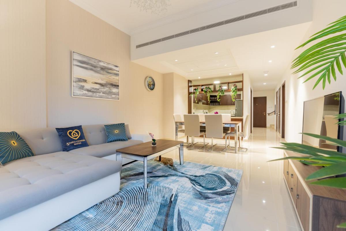 Three-Bedroom Townhouse with Private Pool photo 2