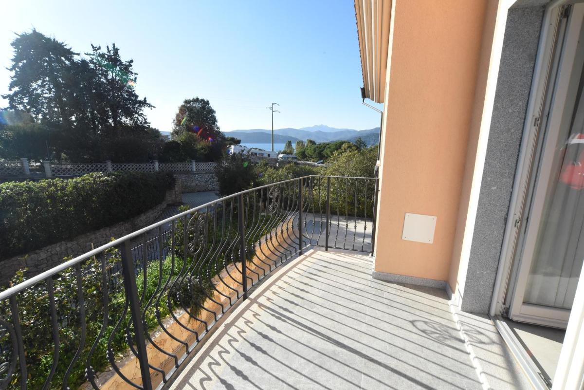 Apartment with Sea View photo 3