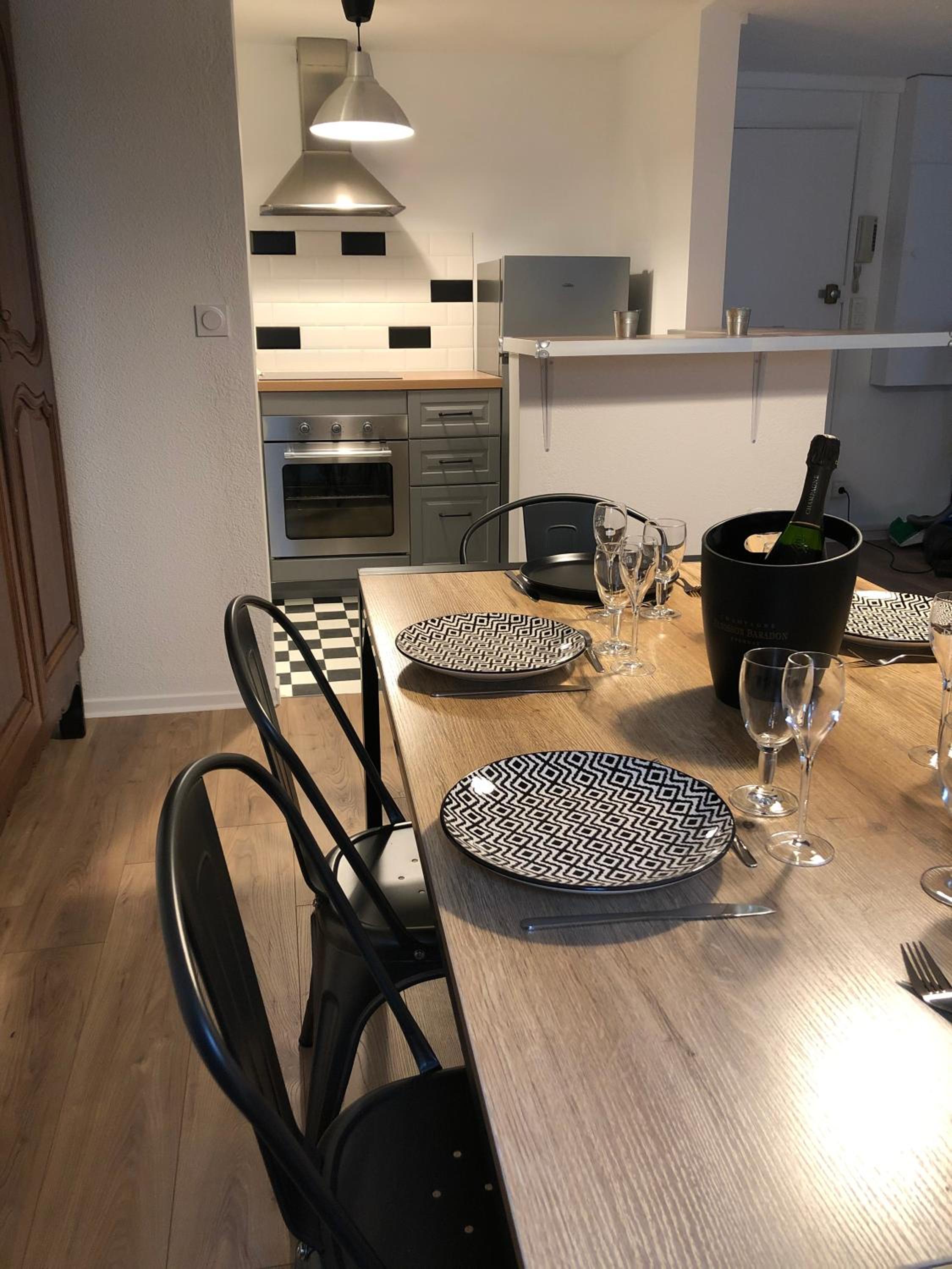Three-Bedroom Apartment - Photo 8