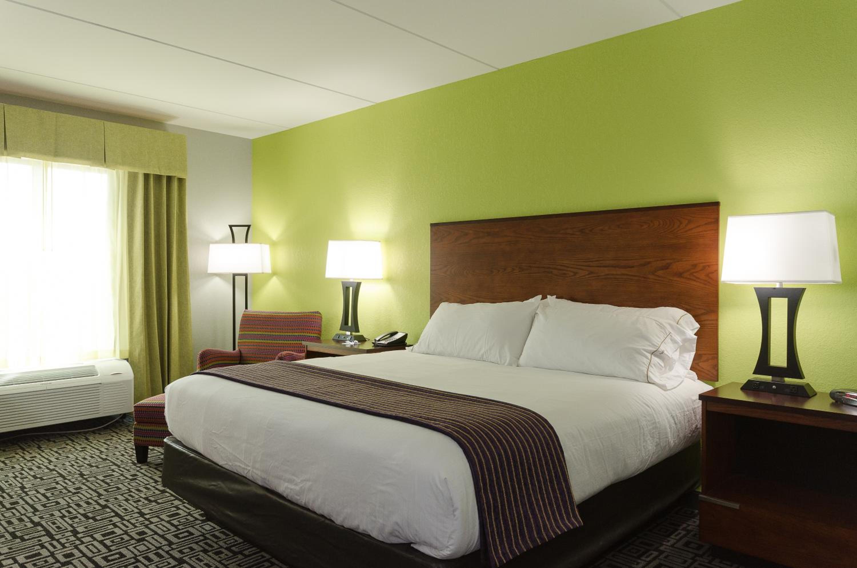 Standard King Room - Photo 1