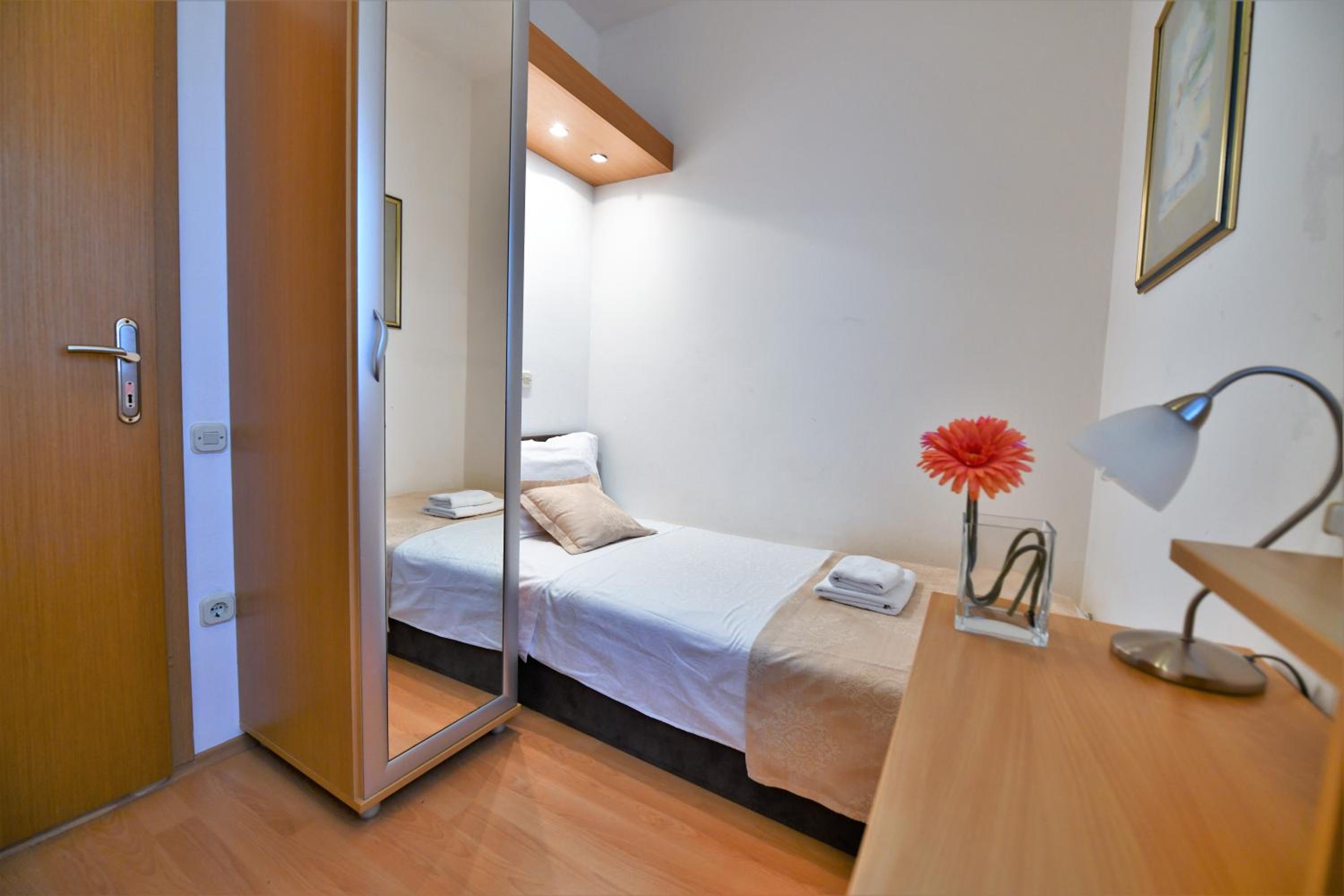 Comfort Two-Bedroom Apartment with Sea View photo 2
