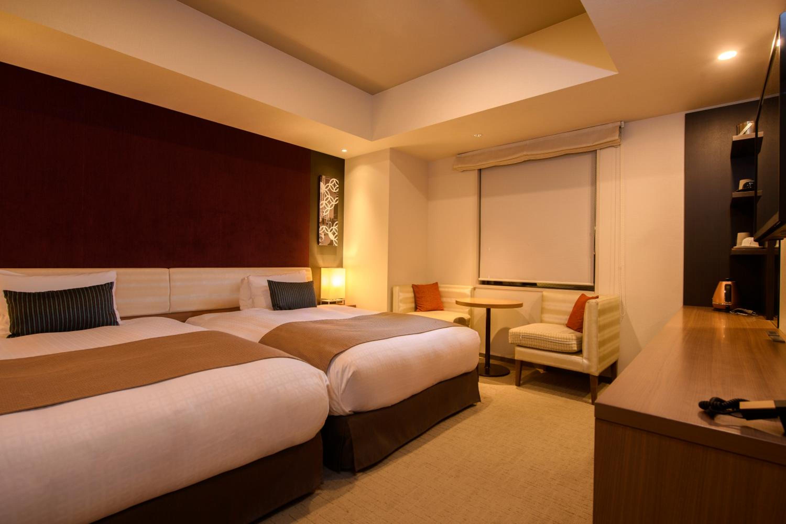 Superior Twin Room (No Washer-Dryer) - Non-Smoking photo 2