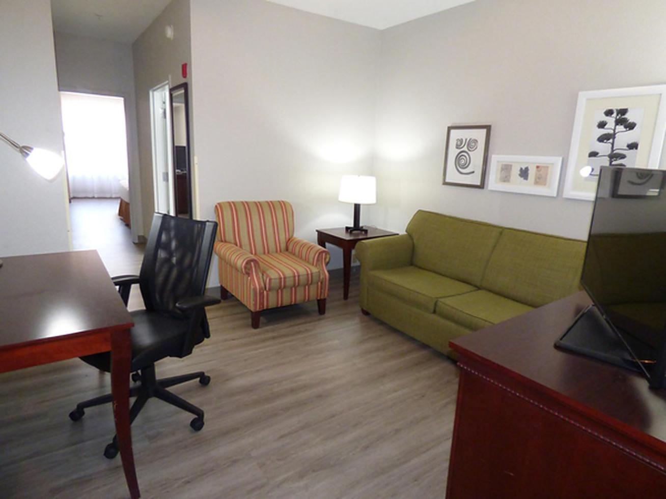 One-Bedroom Queen Suite with Two Queen Beds - Non-Smoking