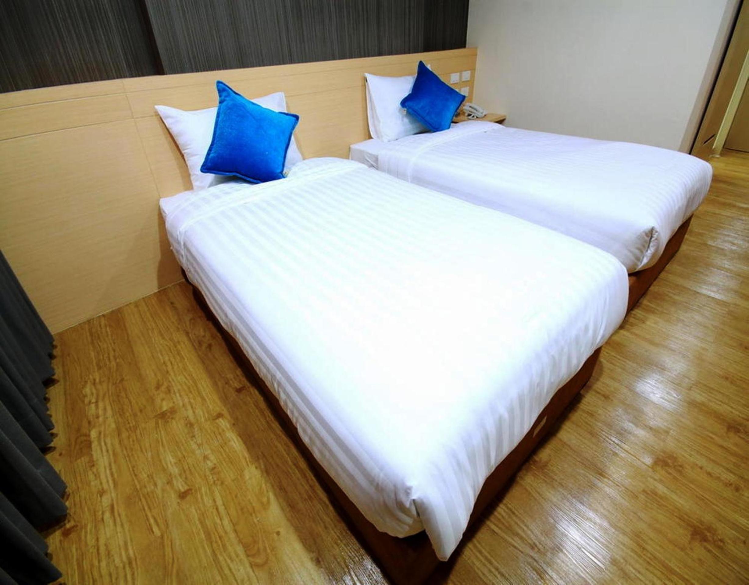 Superior Twin Room with City View photo 3