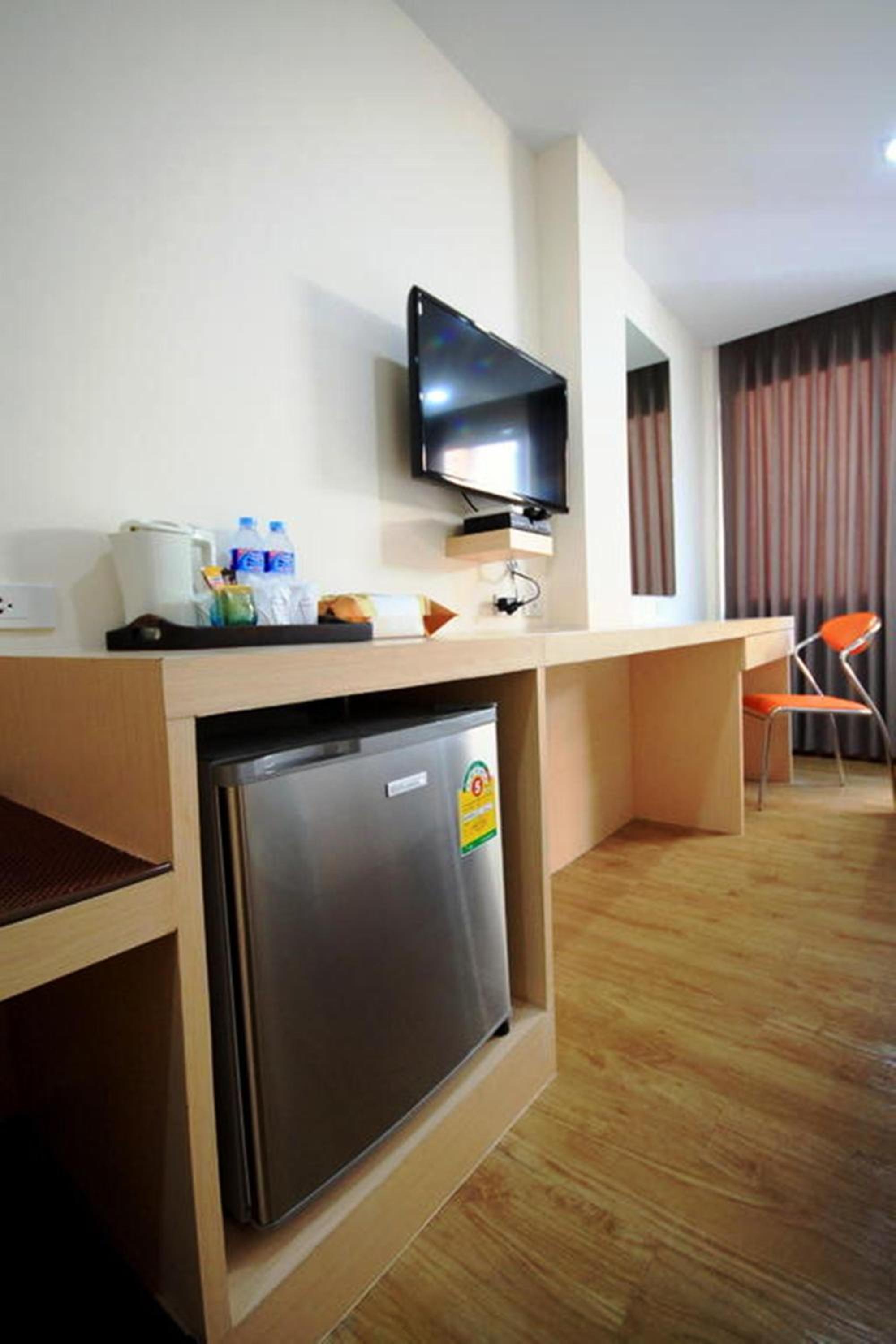 Superior Twin Room with City View photo 2