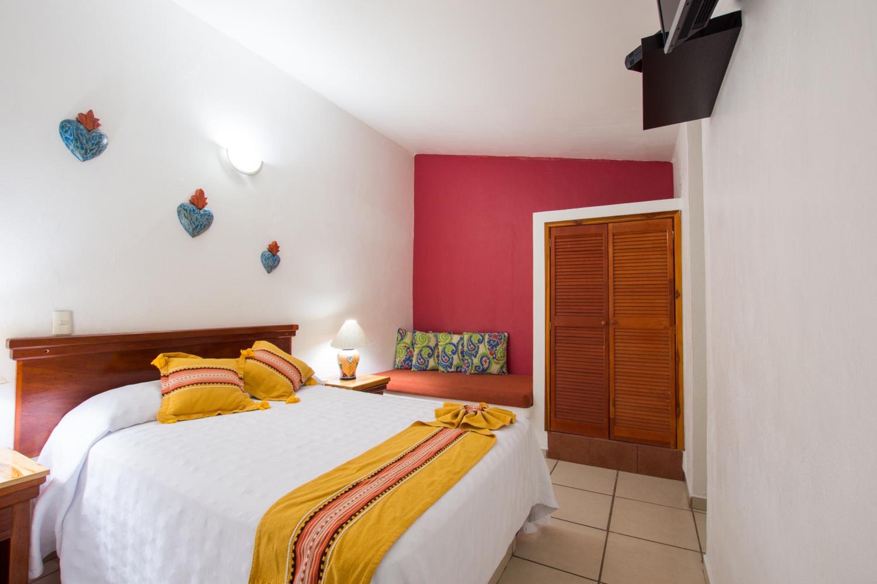 Habitación Doble con Una Cama Matrimonial.