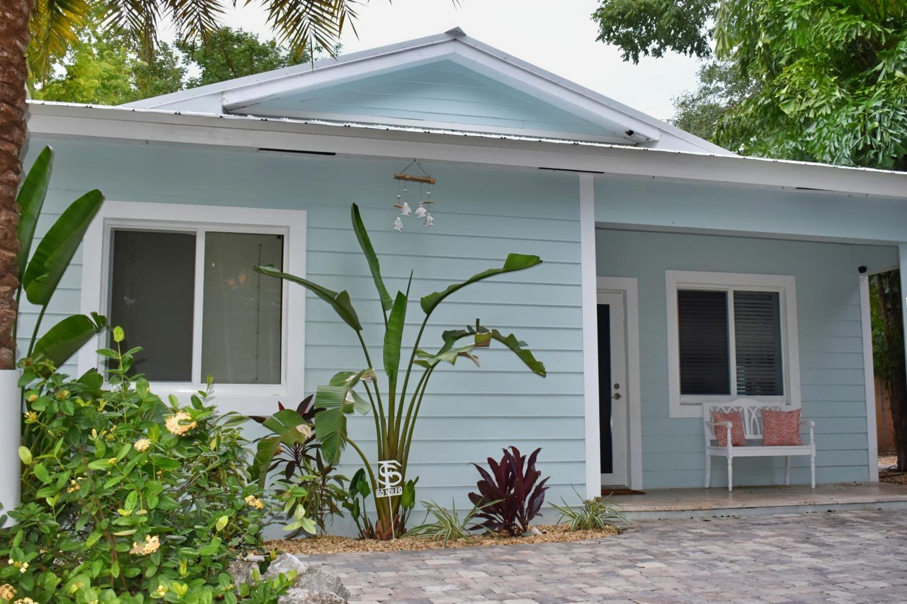 Three-Bedroom House photo 2