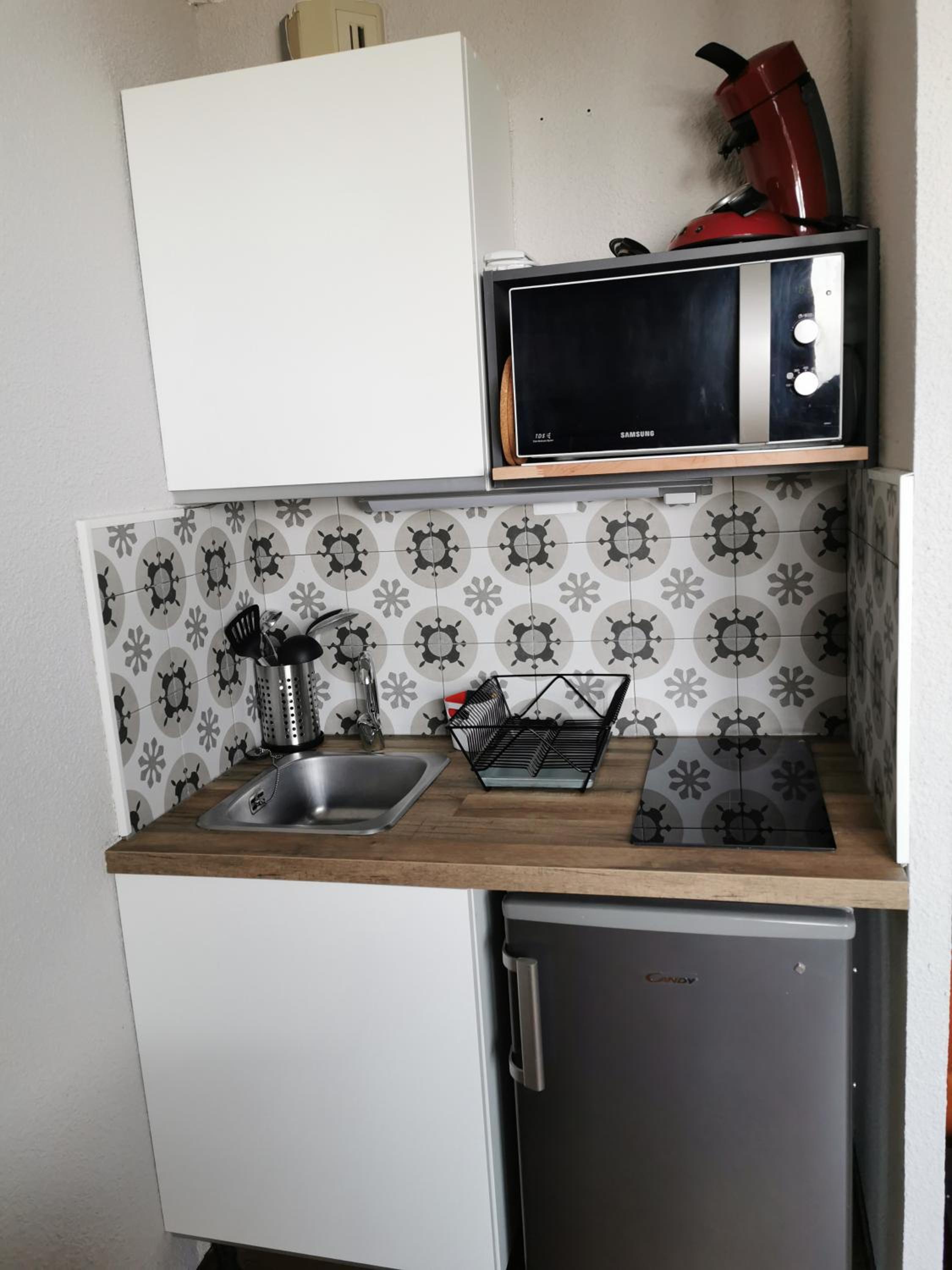 One-Bedroom Apartment - Photo 4