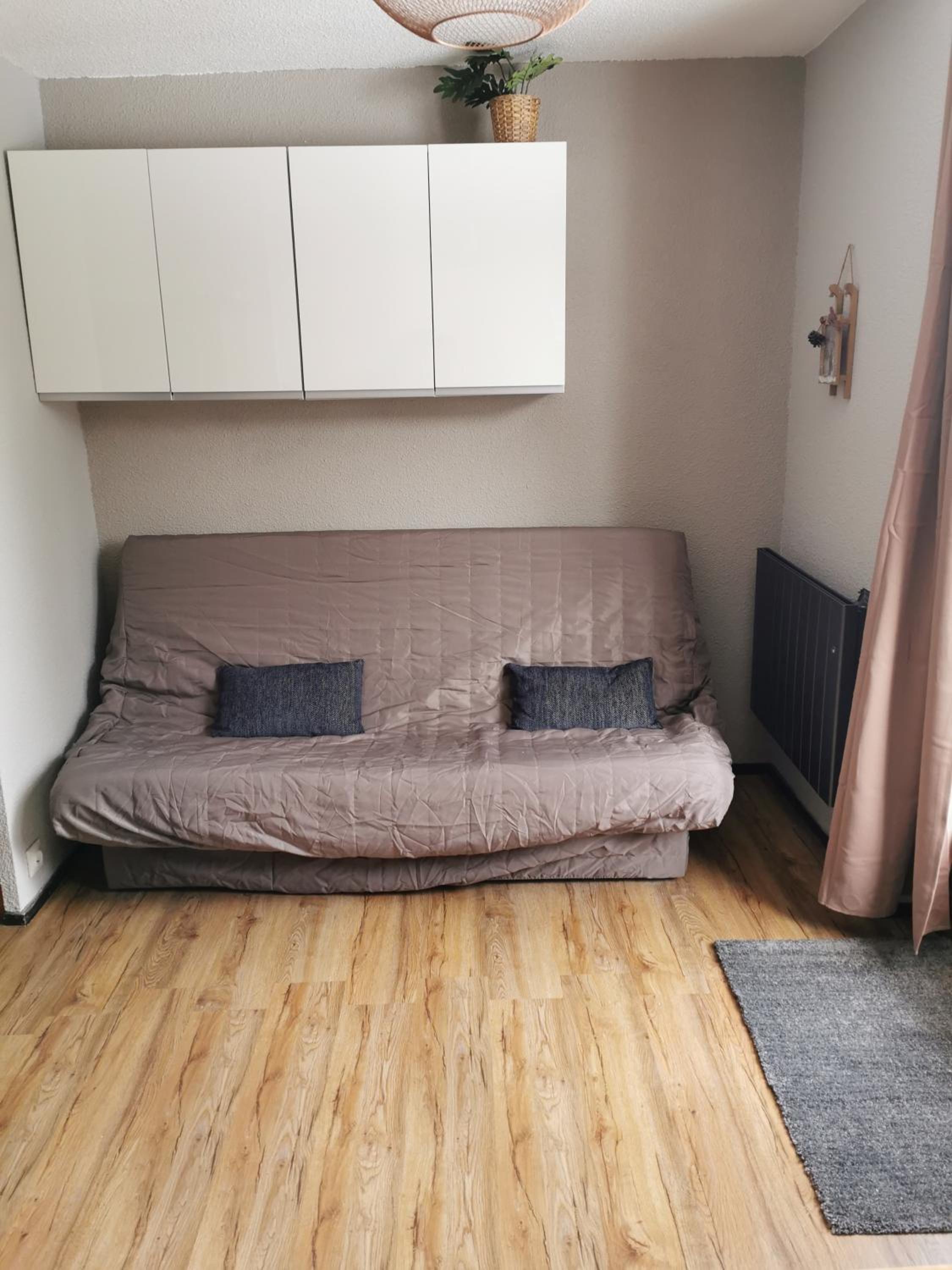 One-Bedroom Apartment - Photo 5