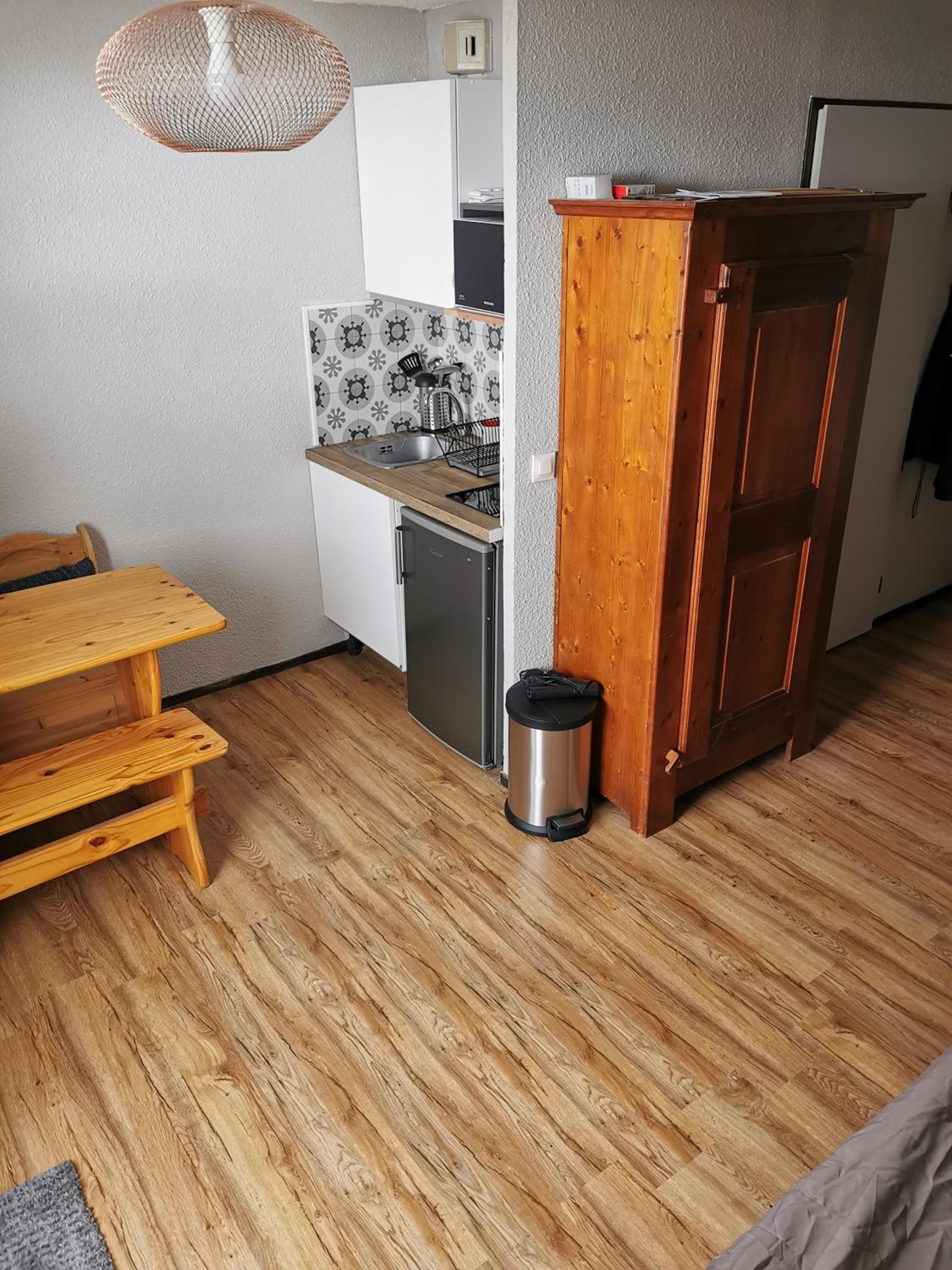 One-Bedroom Apartment - Photo 6