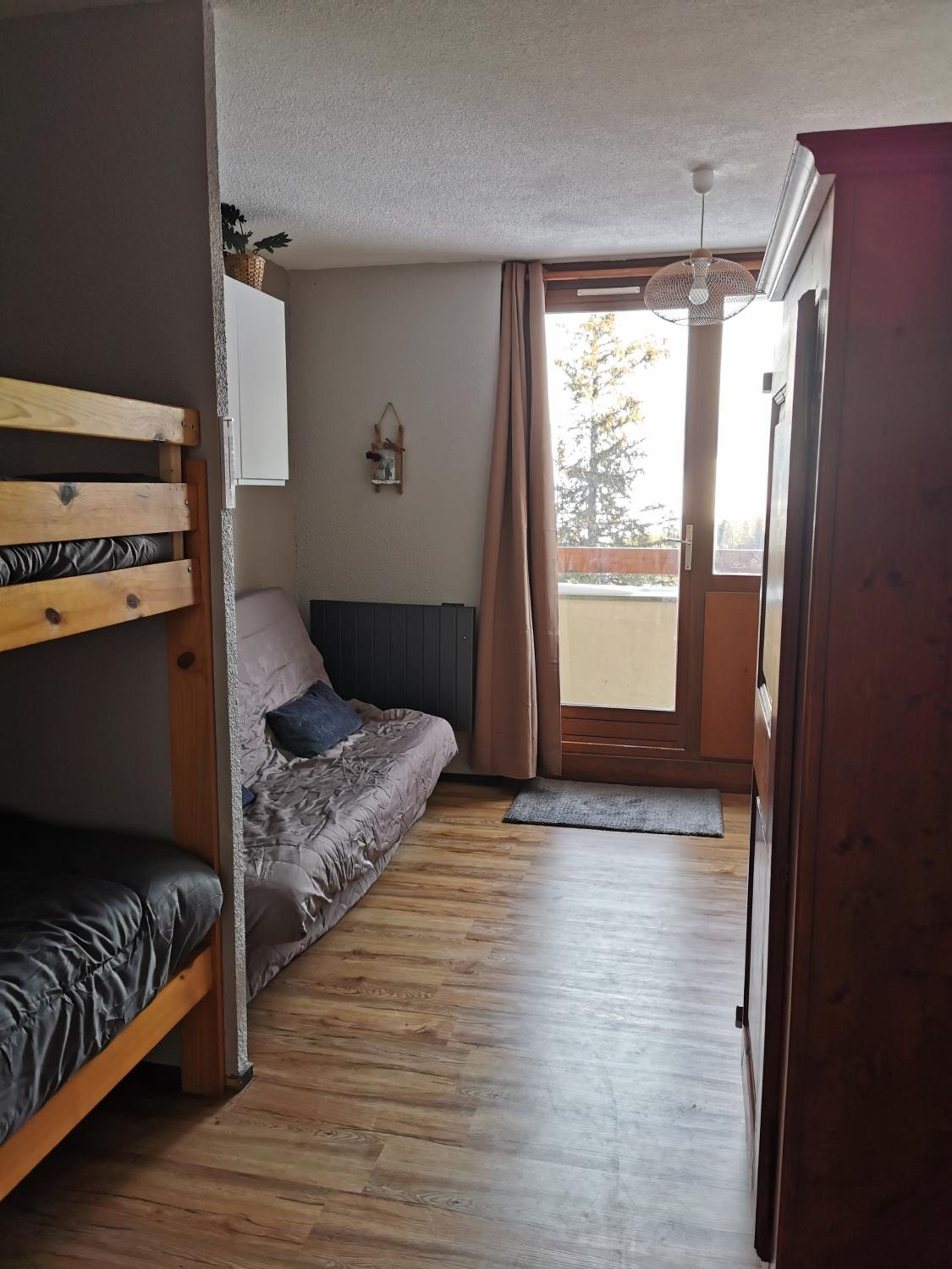 One-Bedroom Apartment - Photo 9