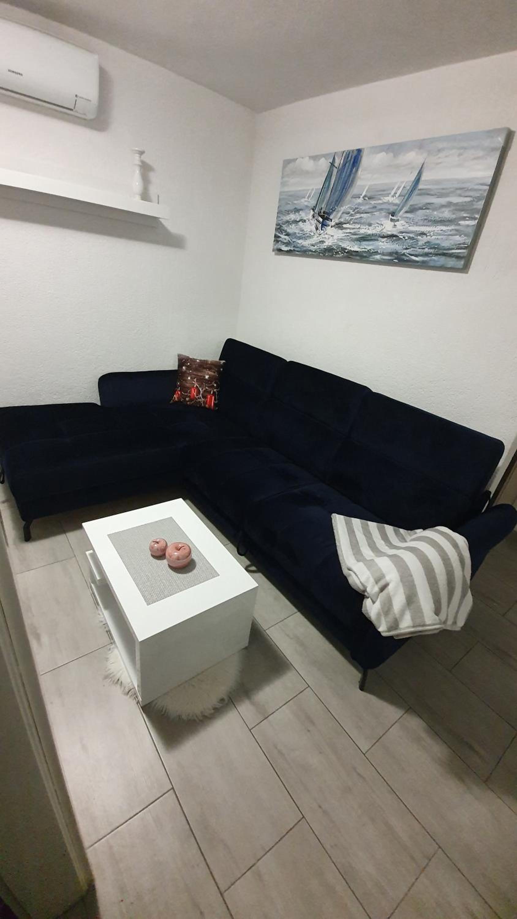 Apartment with Balcony photo 3