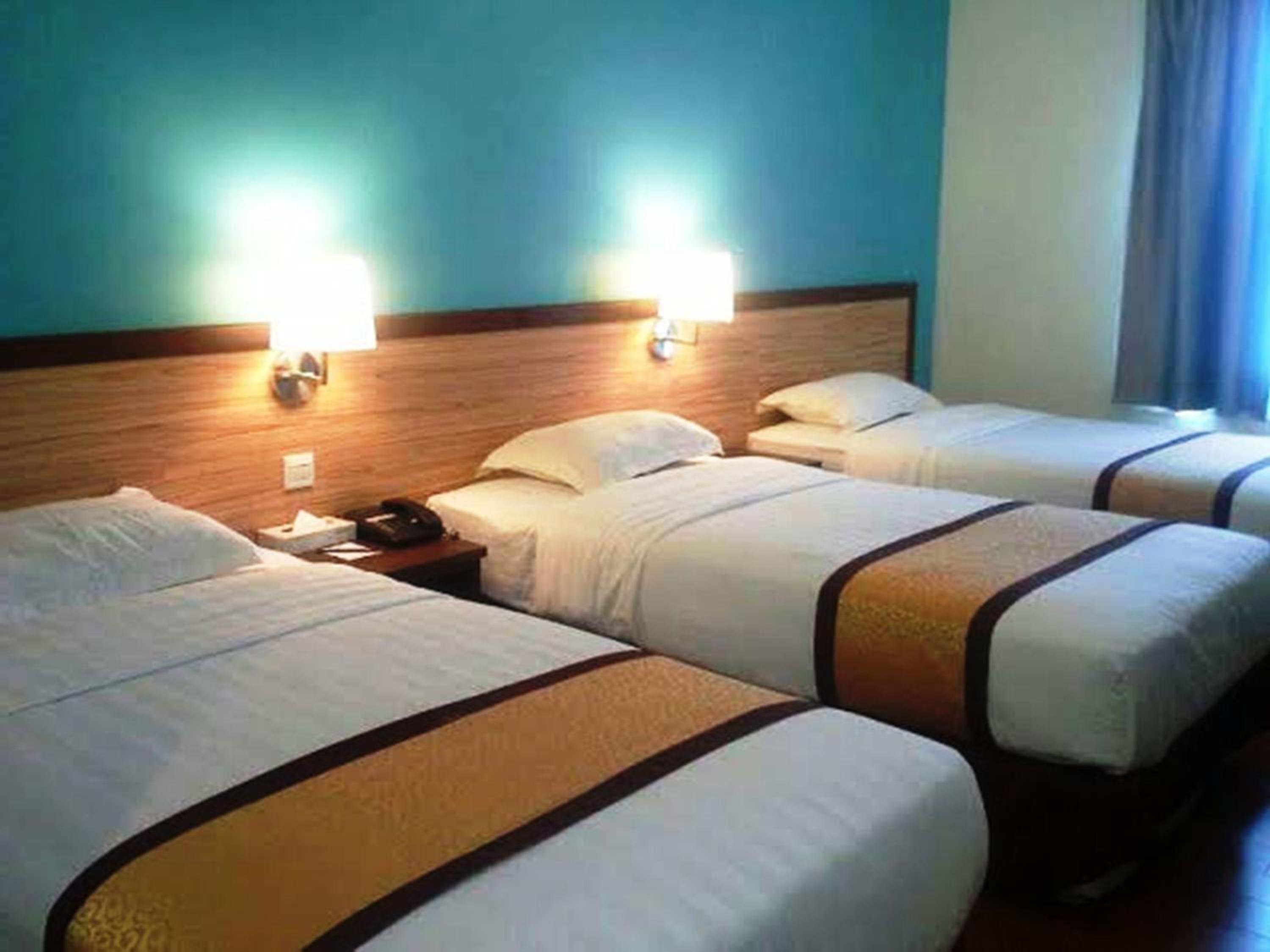 Deluxe Triple Room photo 2