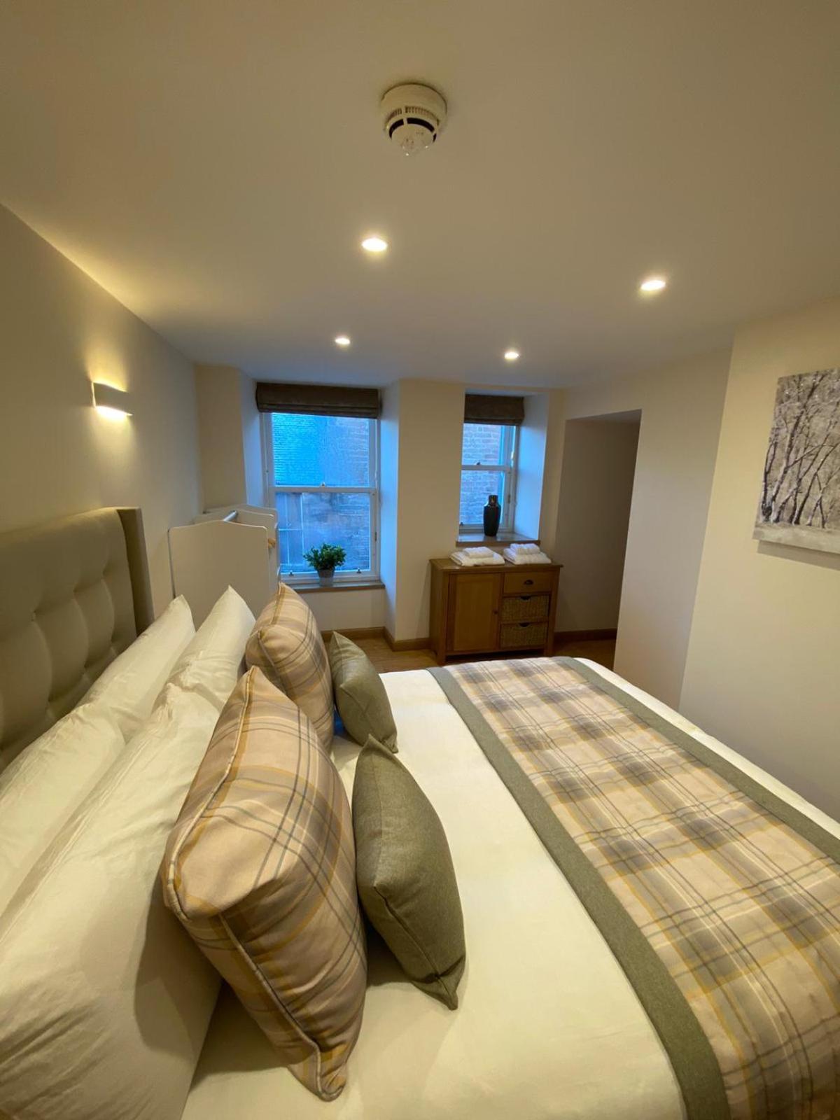 One-Bedroom Apartment - Photo 5