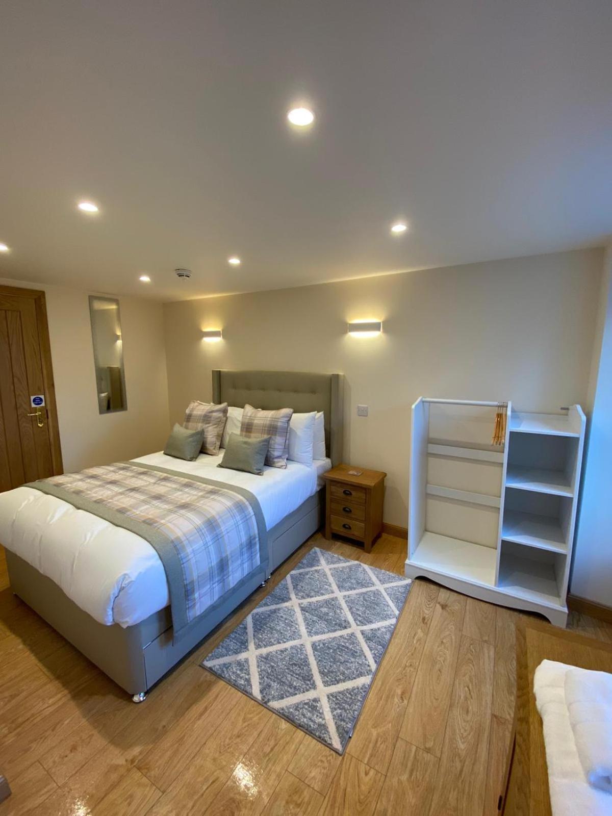 One-Bedroom Apartment - Photo 6