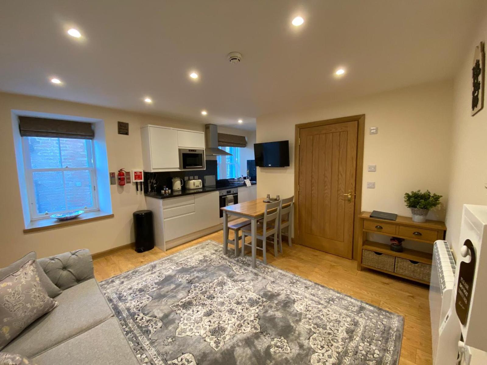 One-Bedroom Apartment - Photo 23