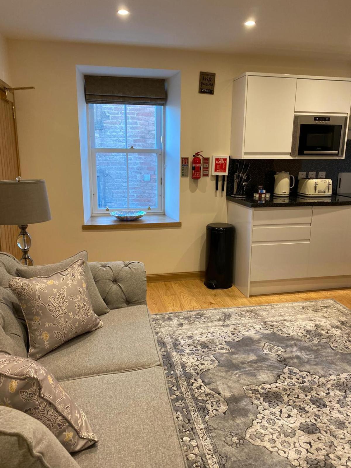 One-Bedroom Apartment - Photo 10