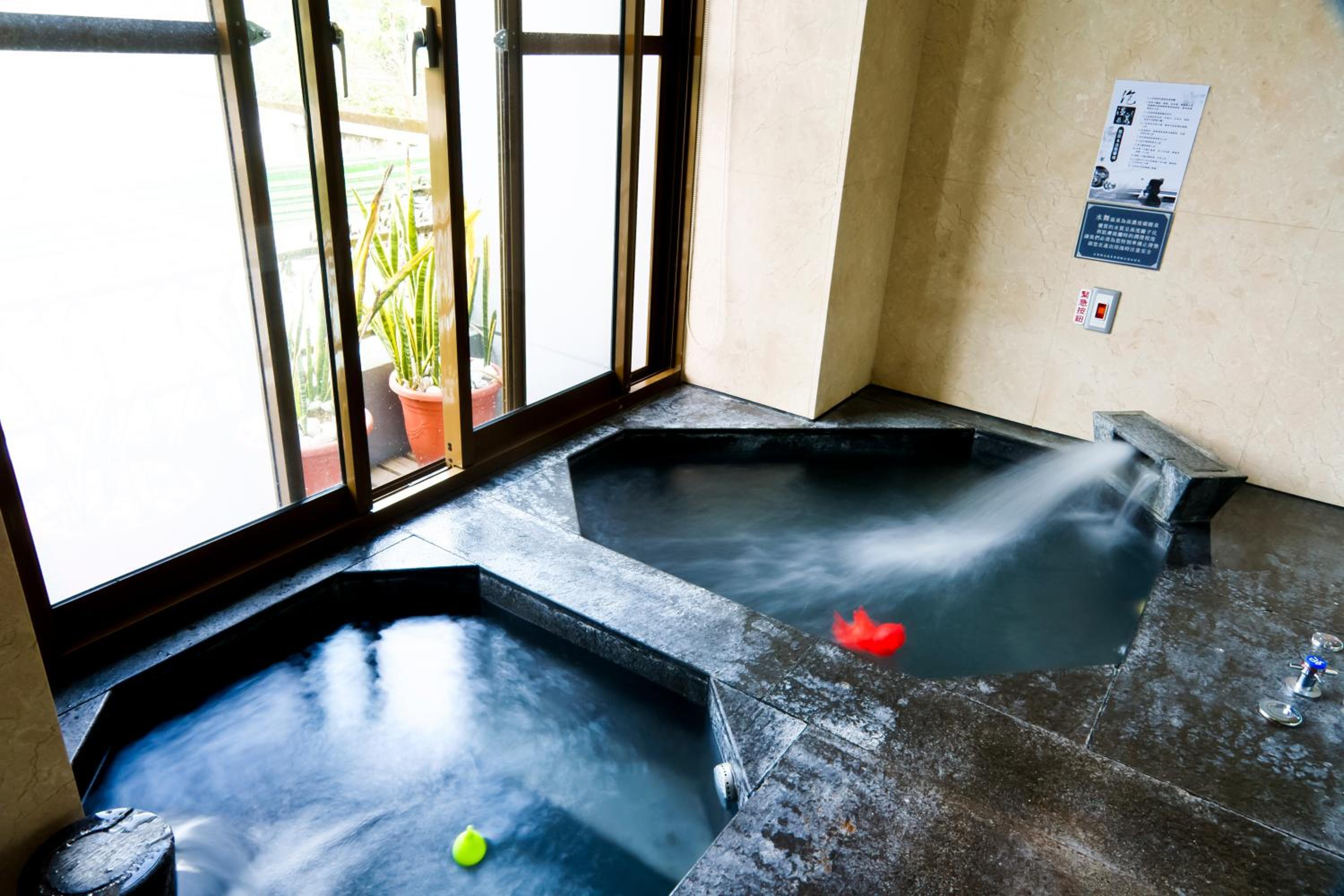 Hotspring hourly room (1.5 hours)
