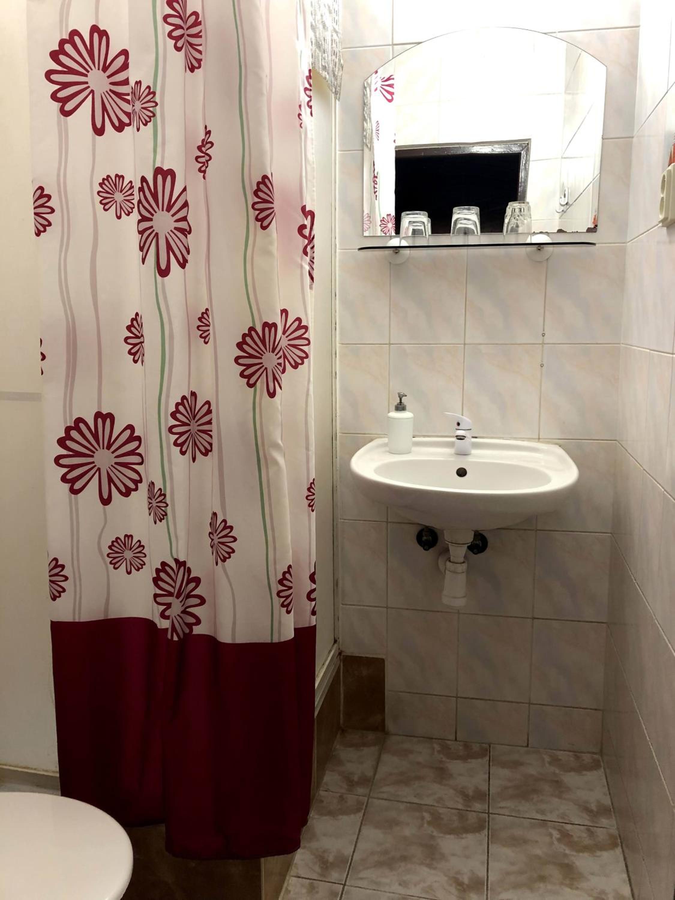 Double or Twin Room - Photo 3