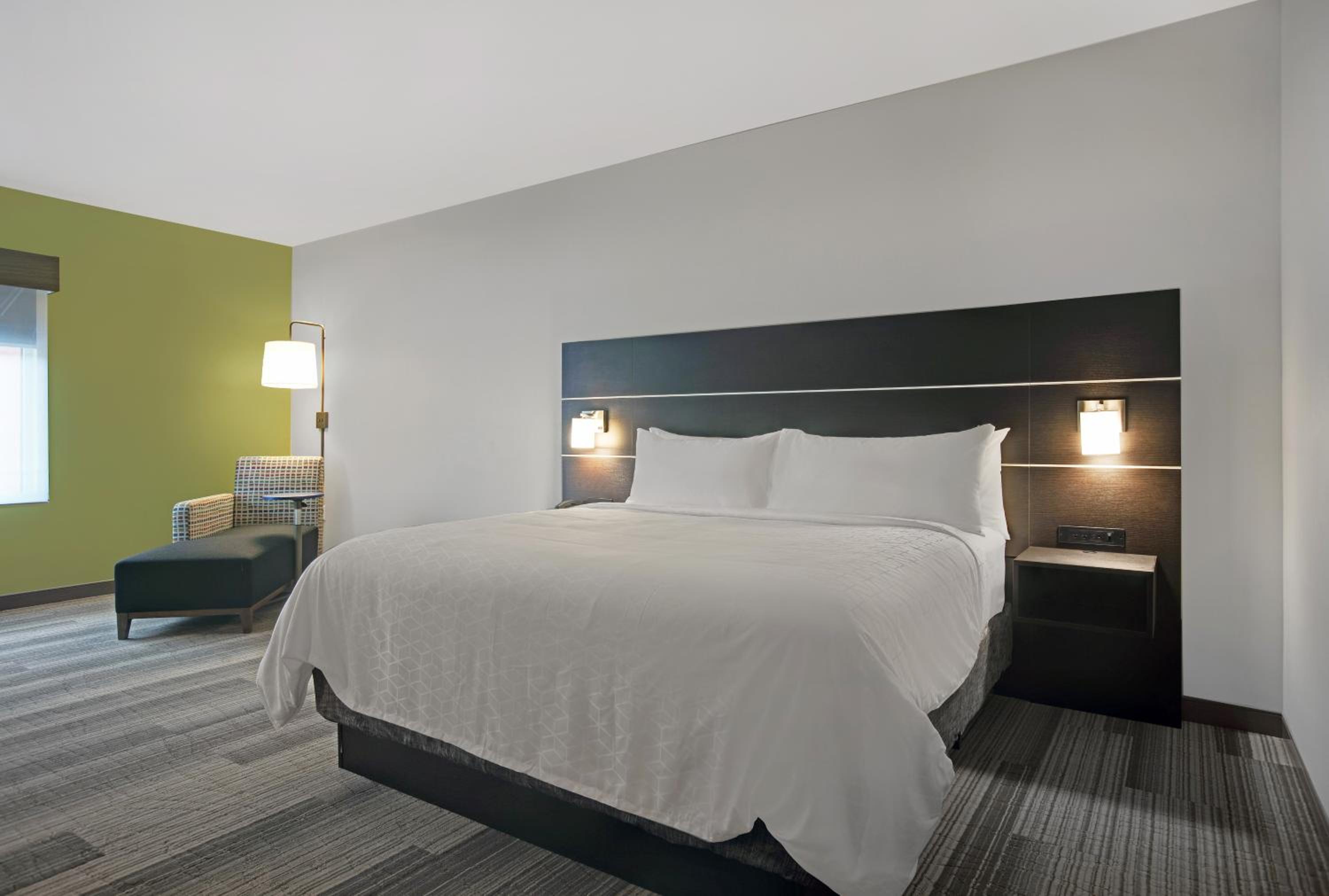 King Suite - Photo 1