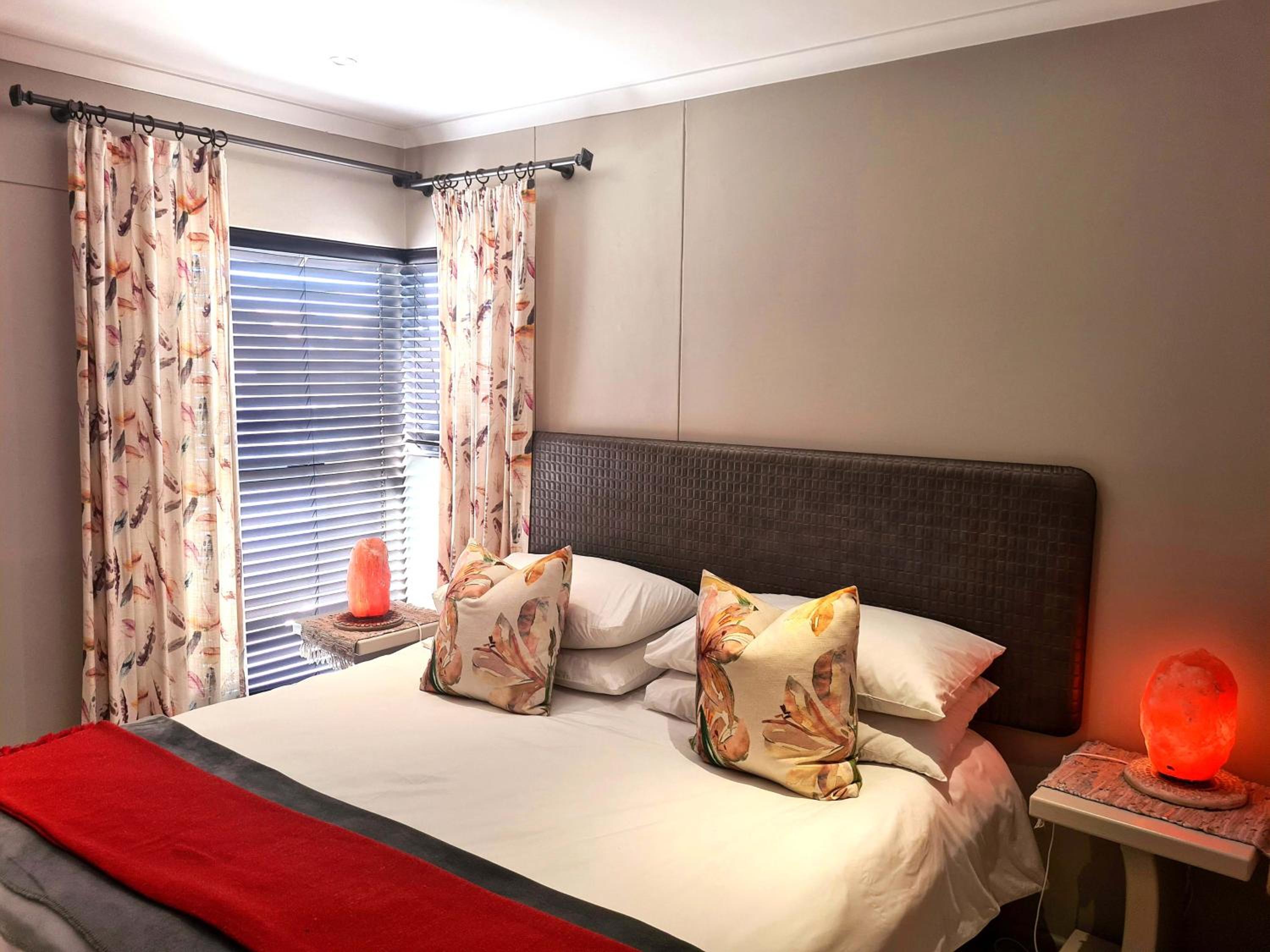 Standard Suite (No Ocean View) photo 2