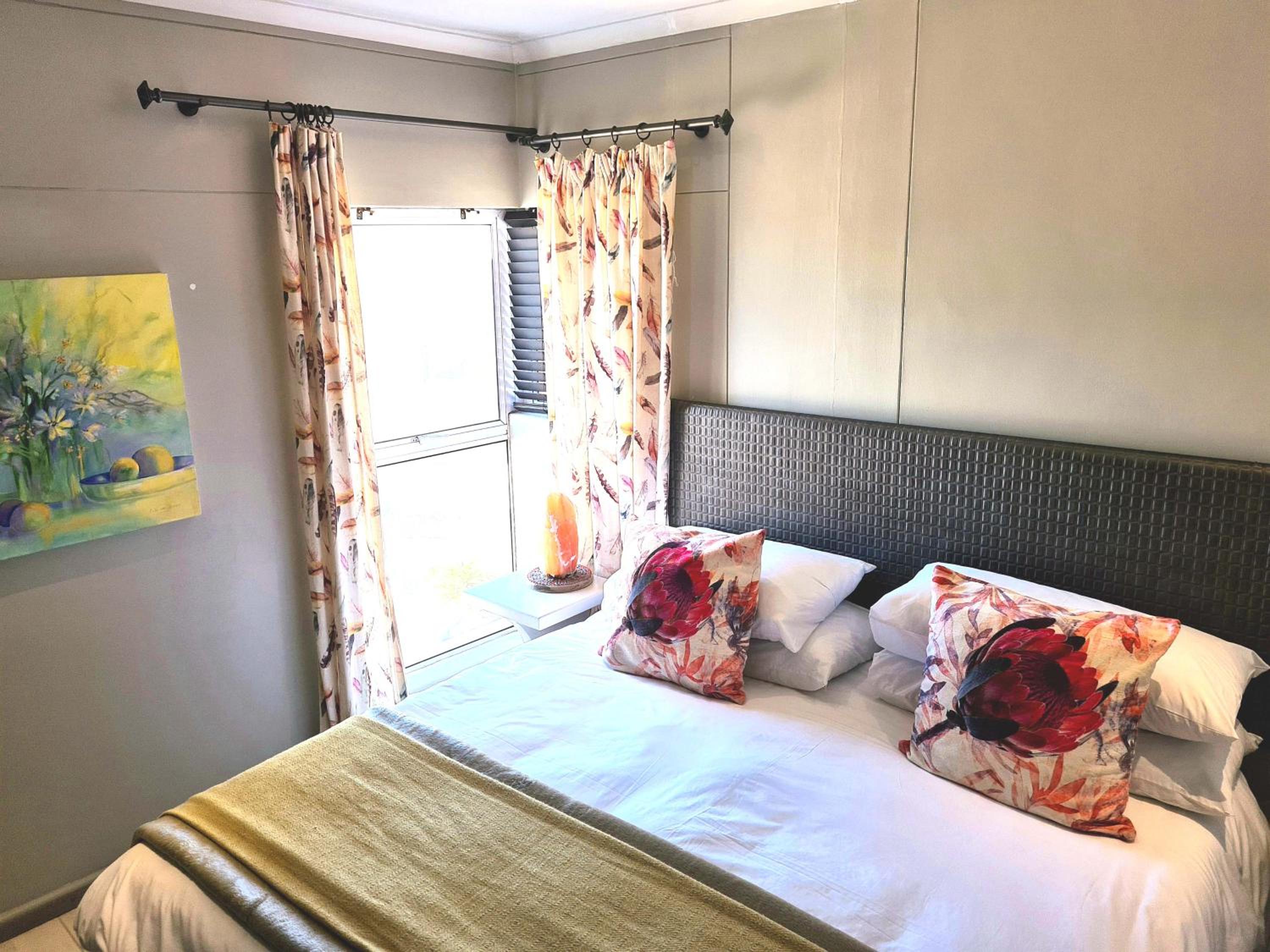 Standard Suite (No Ocean View) photo 1